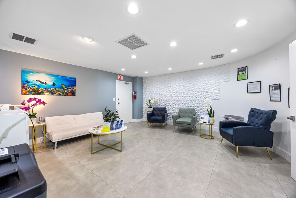 Photo of 150 NW 70th Avenue #03, Plantation, FL 33317 (MLS # B26003807)