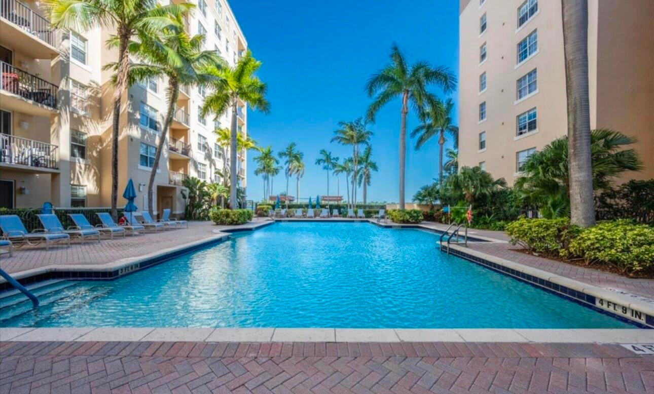 1801 N FLAGLER Drive 930
