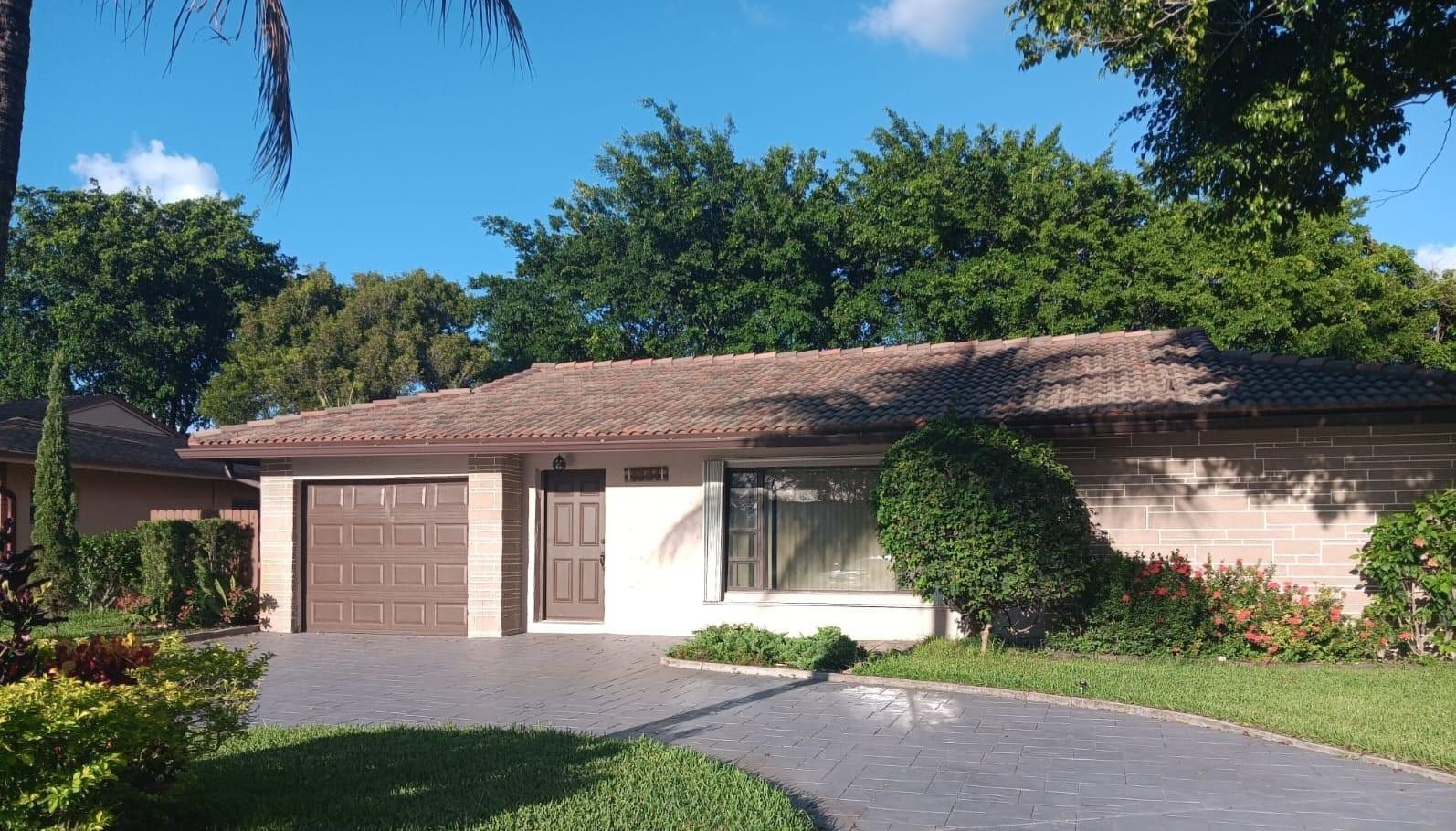 Beautiful, remodeled home, one of a few with 2.5 bathrooms, very big bedrooms + studio / office space, covered and screened Porche, recently remodeled baths, new ceramic tile throughout the house, s-tile roof is only 6 years old with skylight in the kitchen, granite countertops, all stainless still appliances. Community pool and clubhouse. Just half block away from Cypress Creek greenway and navigable canal.