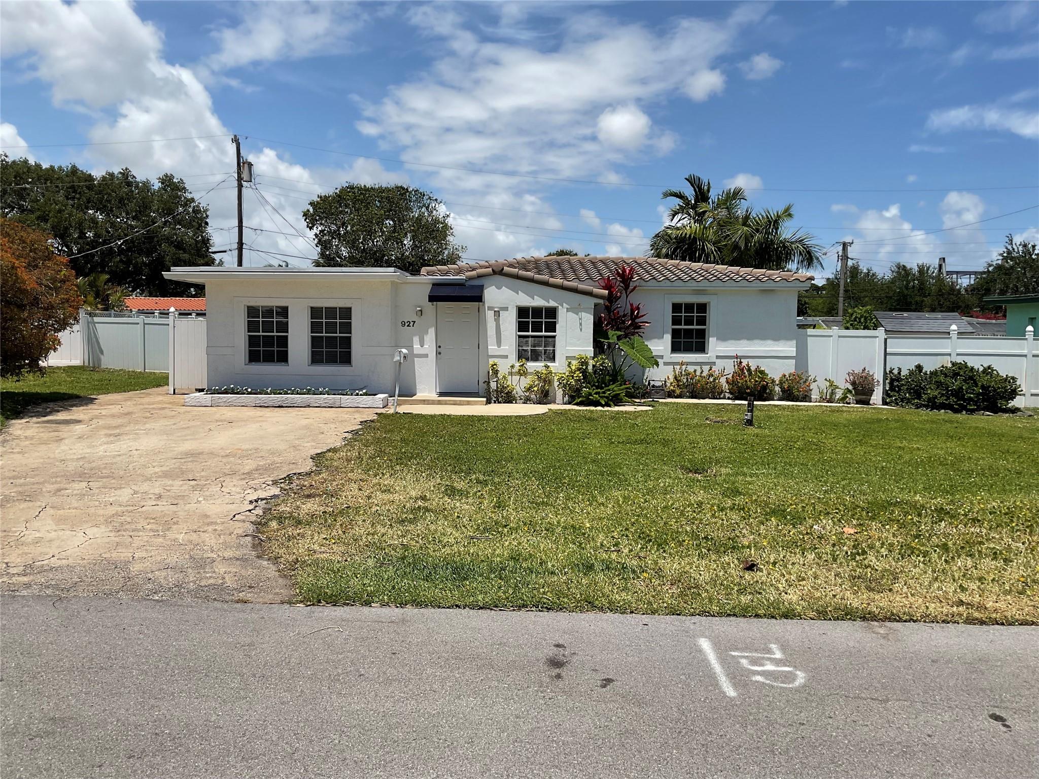 927 SW 22nd Street