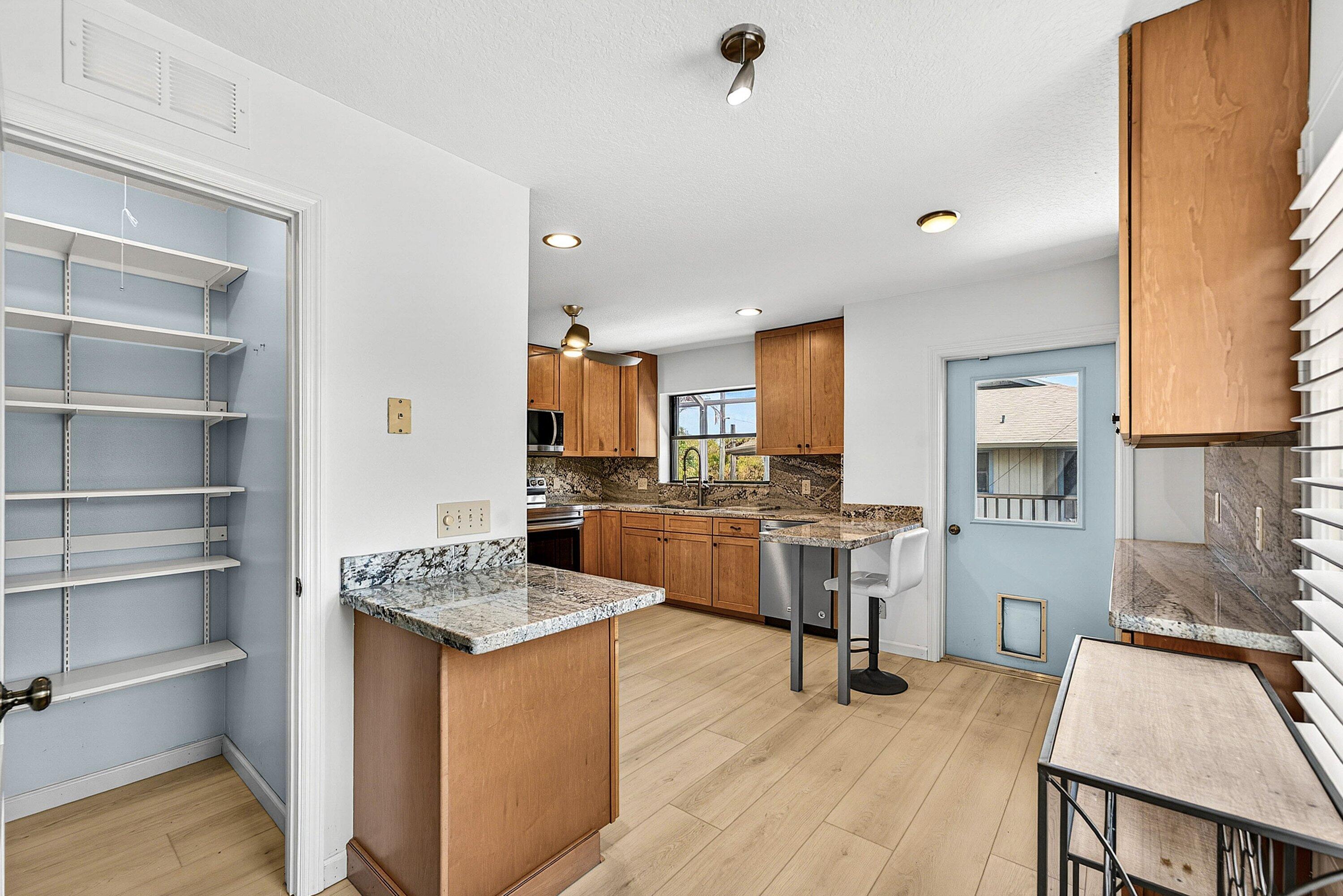 SCHOONER OAKS CONDO - Residential