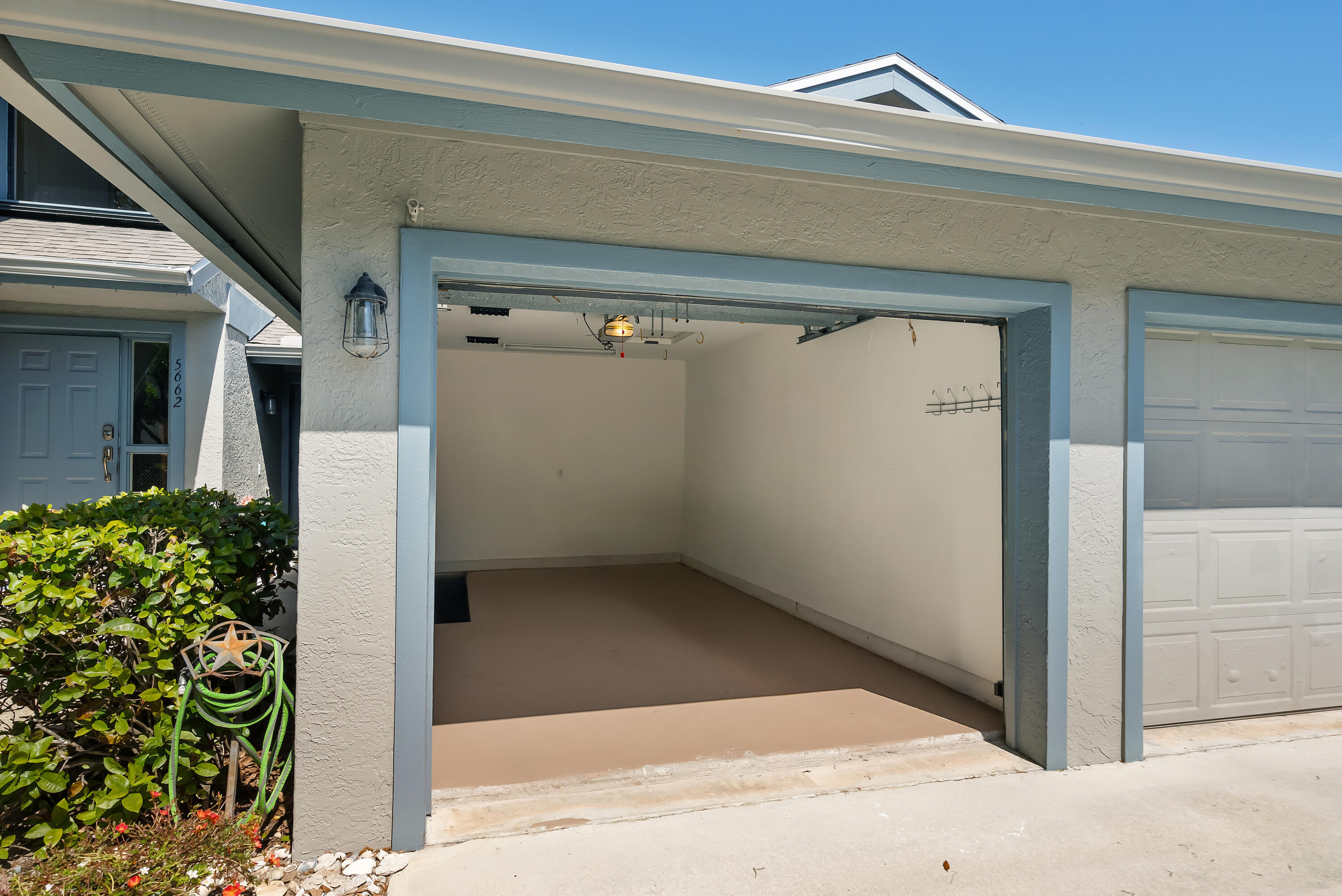 SCHOONER OAKS CONDO - Residential