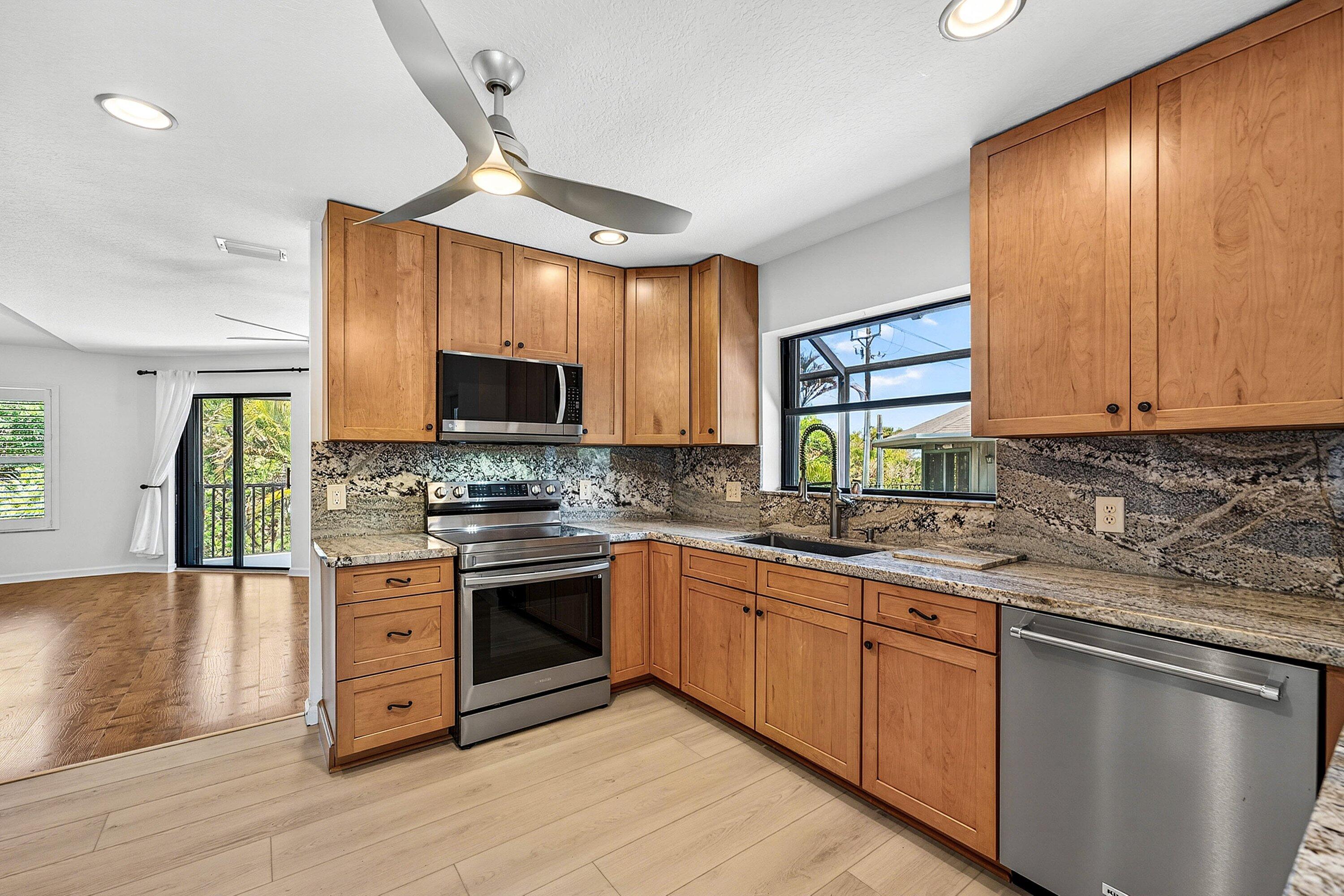 SCHOONER OAKS CONDO - Residential