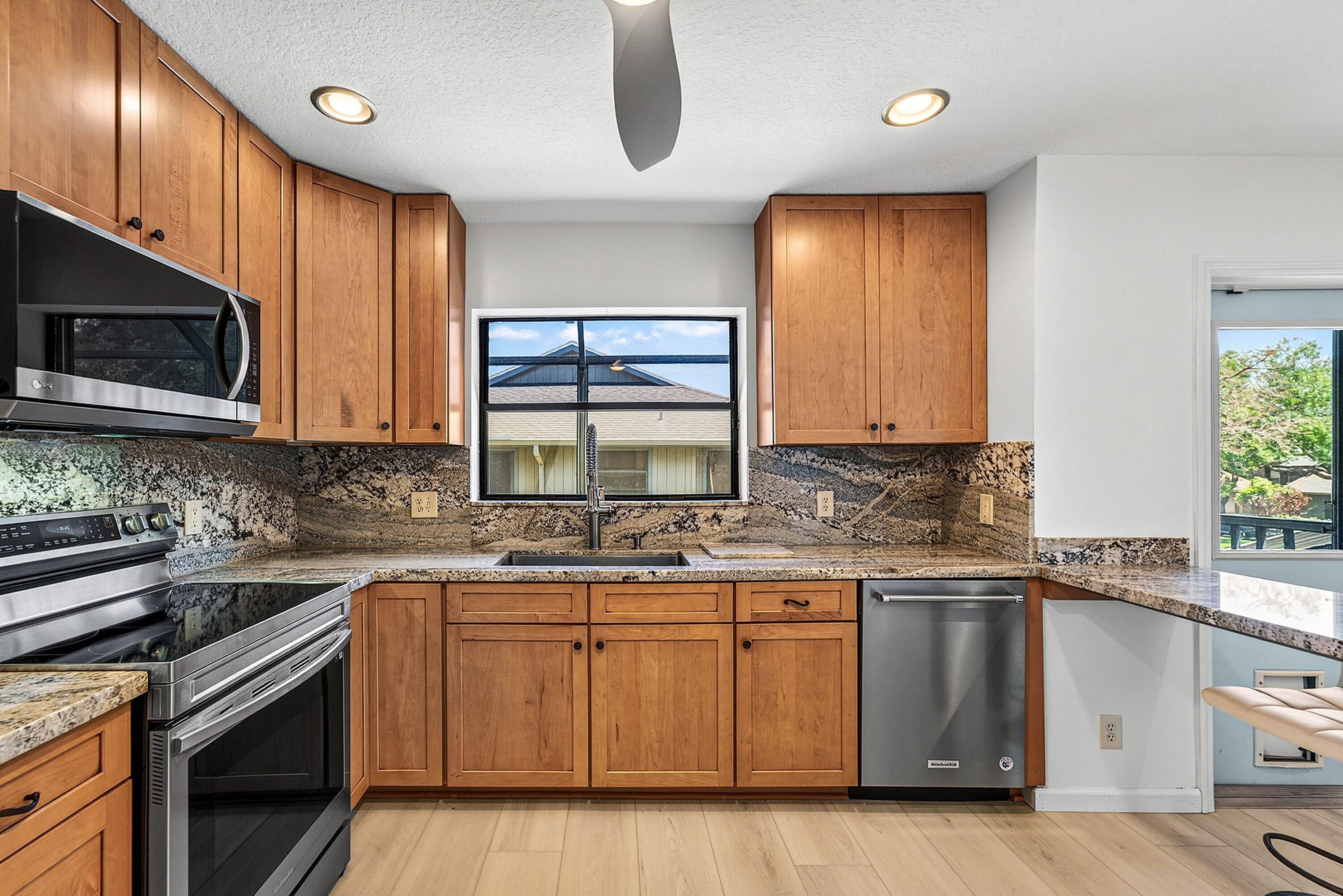 SCHOONER OAKS CONDO - Residential