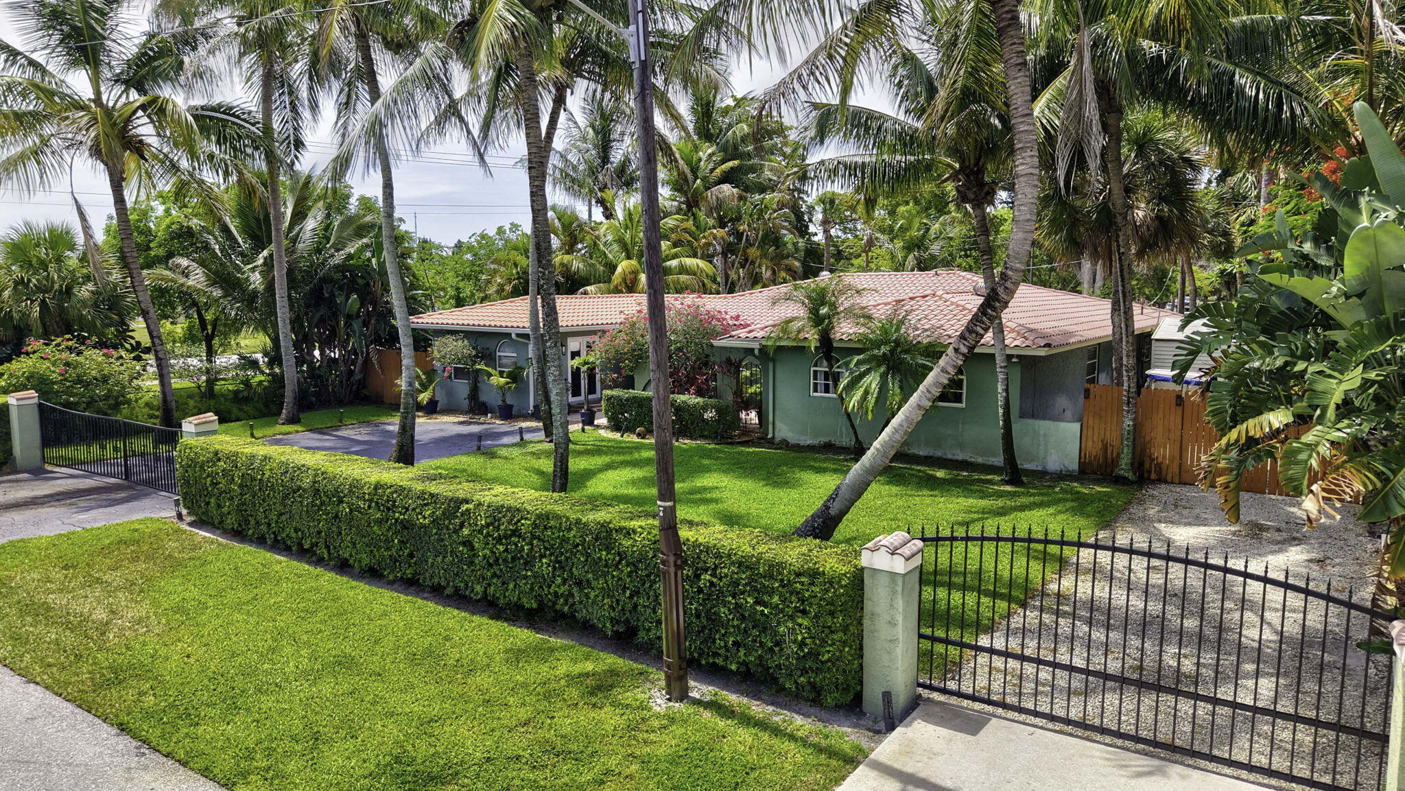 3000 Sherwood Boulevard