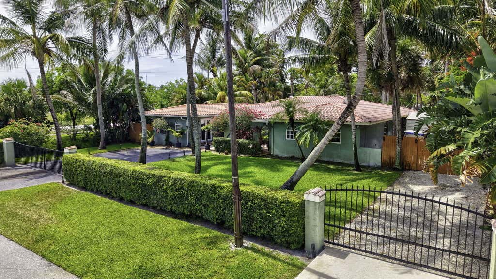 Photo of 3000 Sherwood Boulevard, Delray Beach, FL 33445 (MLS # B26064649)