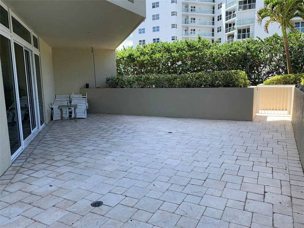 OCEAN GRANDE BEACH & MARI - Residential