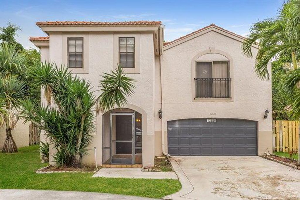 Photo of 12620 Shoreside Lane, Wellington, FL 33414 (MLS # R10753368)