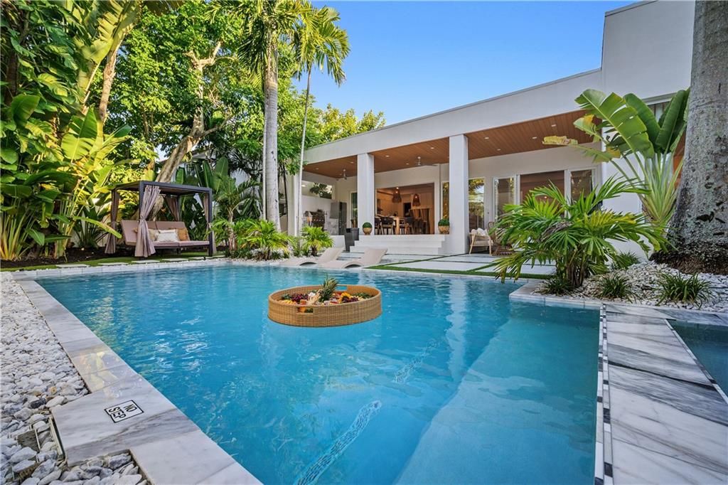 Photo of 607 SE 6th St, Fort Lauderdale, FL 33301 (MLS # F10372321)