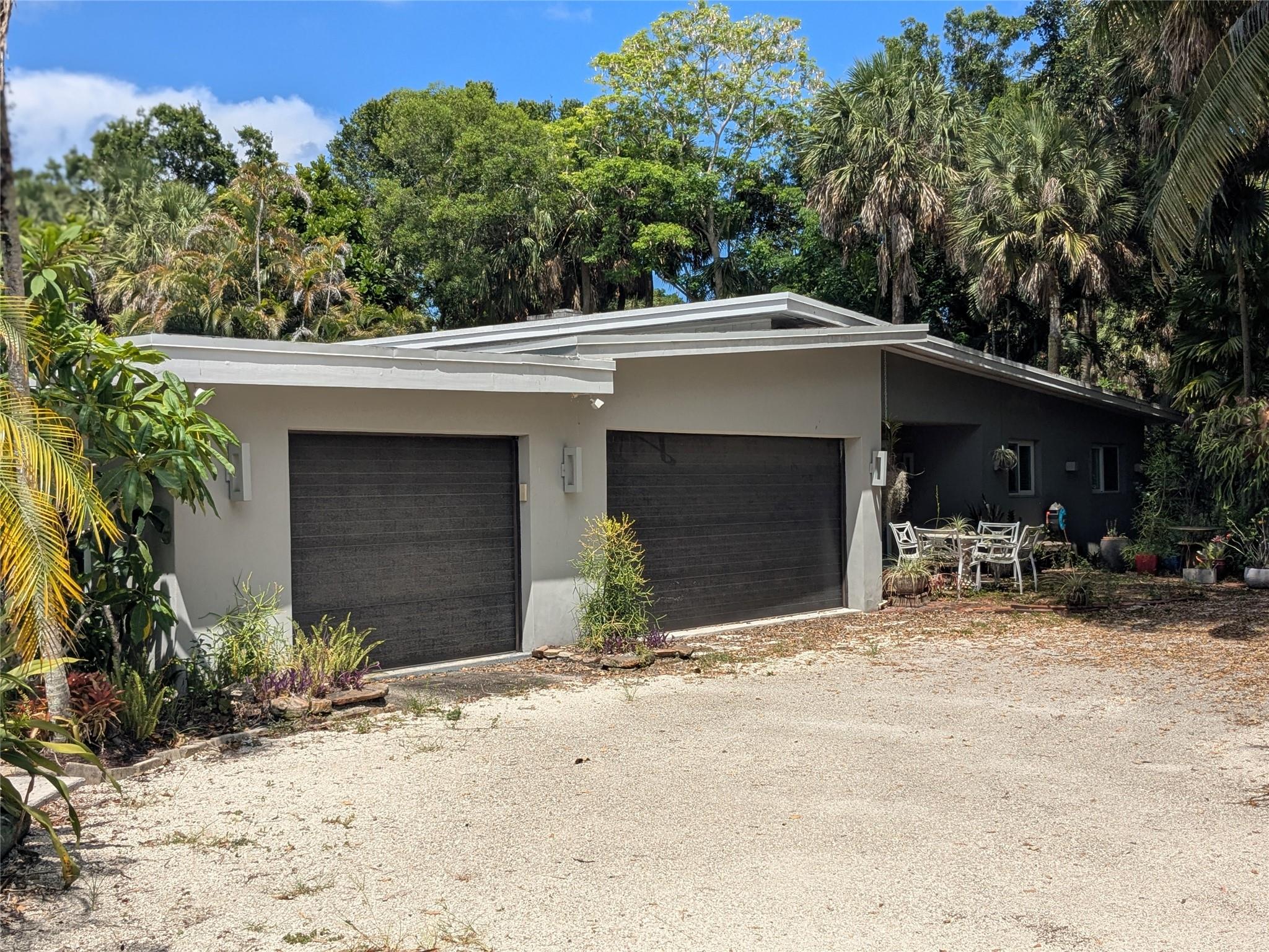 2180 SW 28 Way, Fort Lauderdale, FL, 33312/$750,000 1 2180 SW 28 Way
