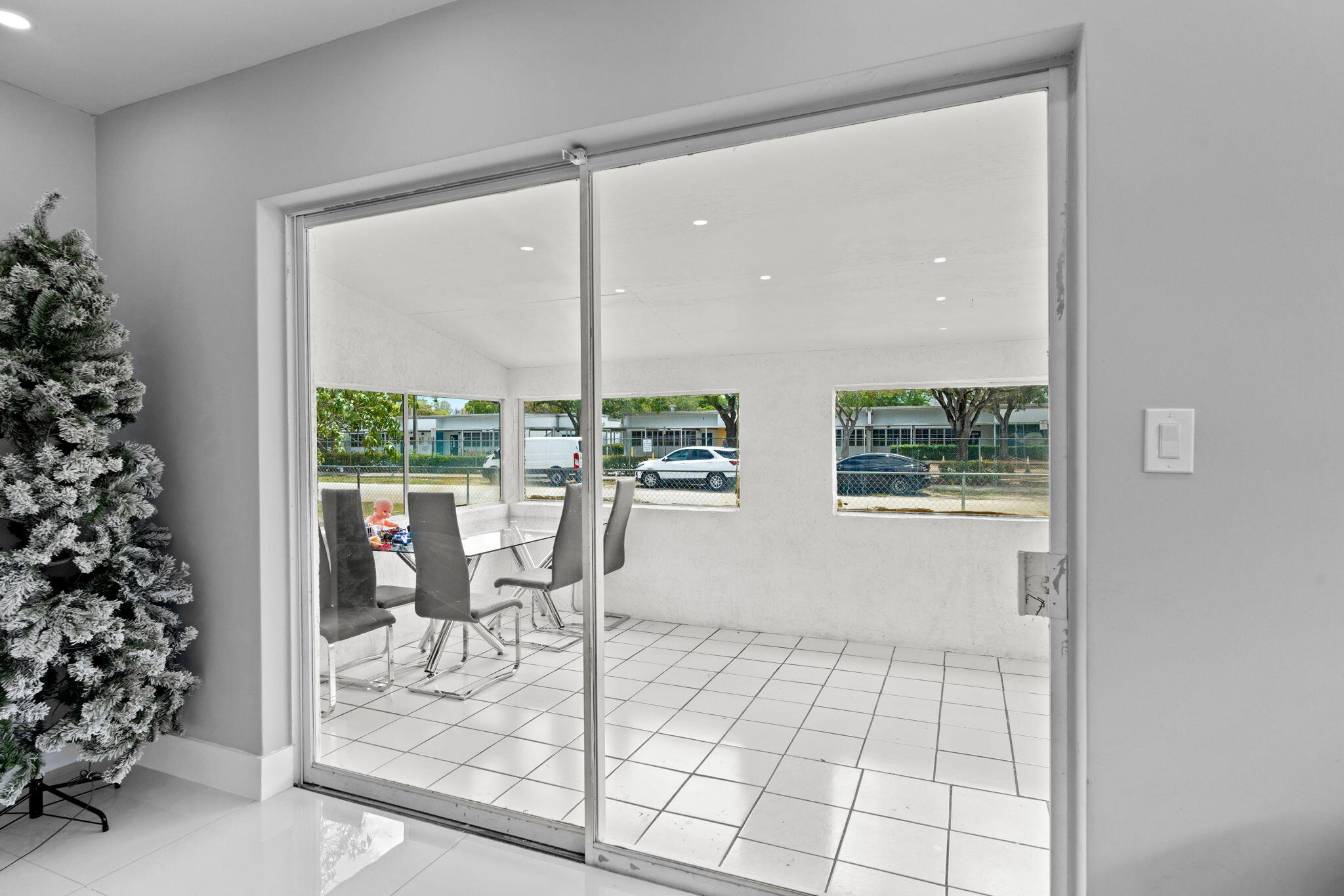 PARK PLAZA - Residential