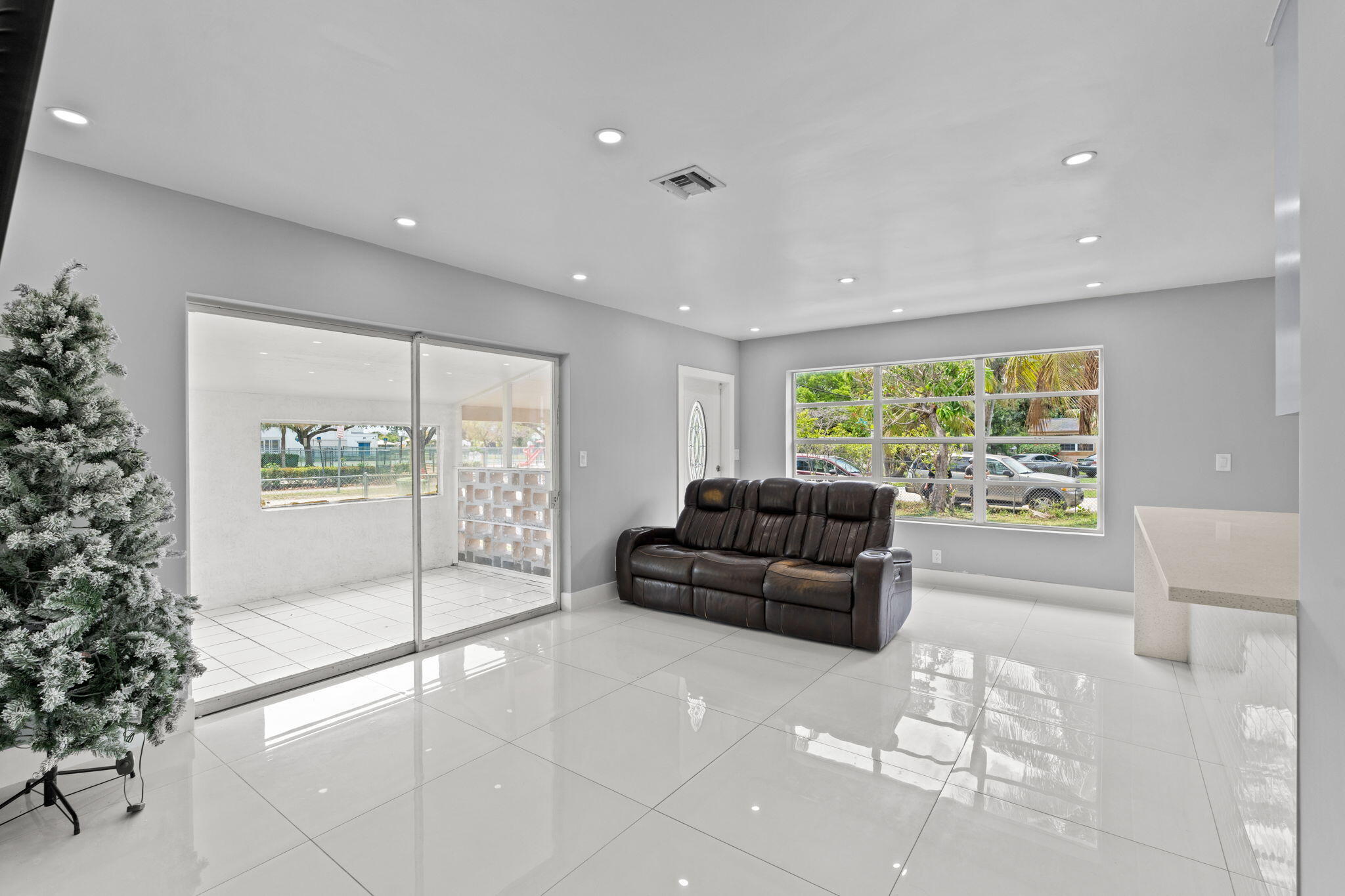 PARK PLAZA - Residential