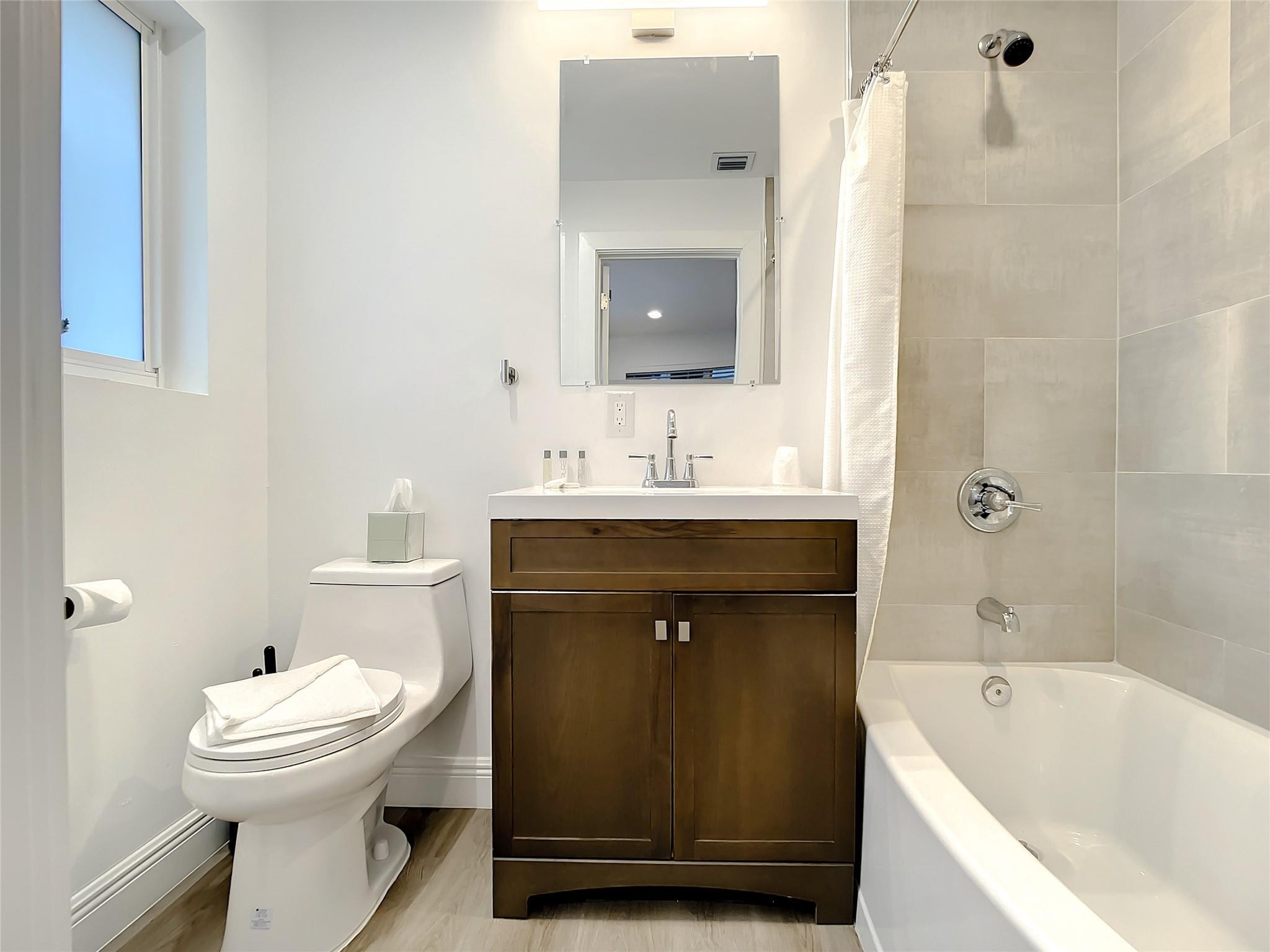 Coral Ridge Country Club Es - Residential Lease