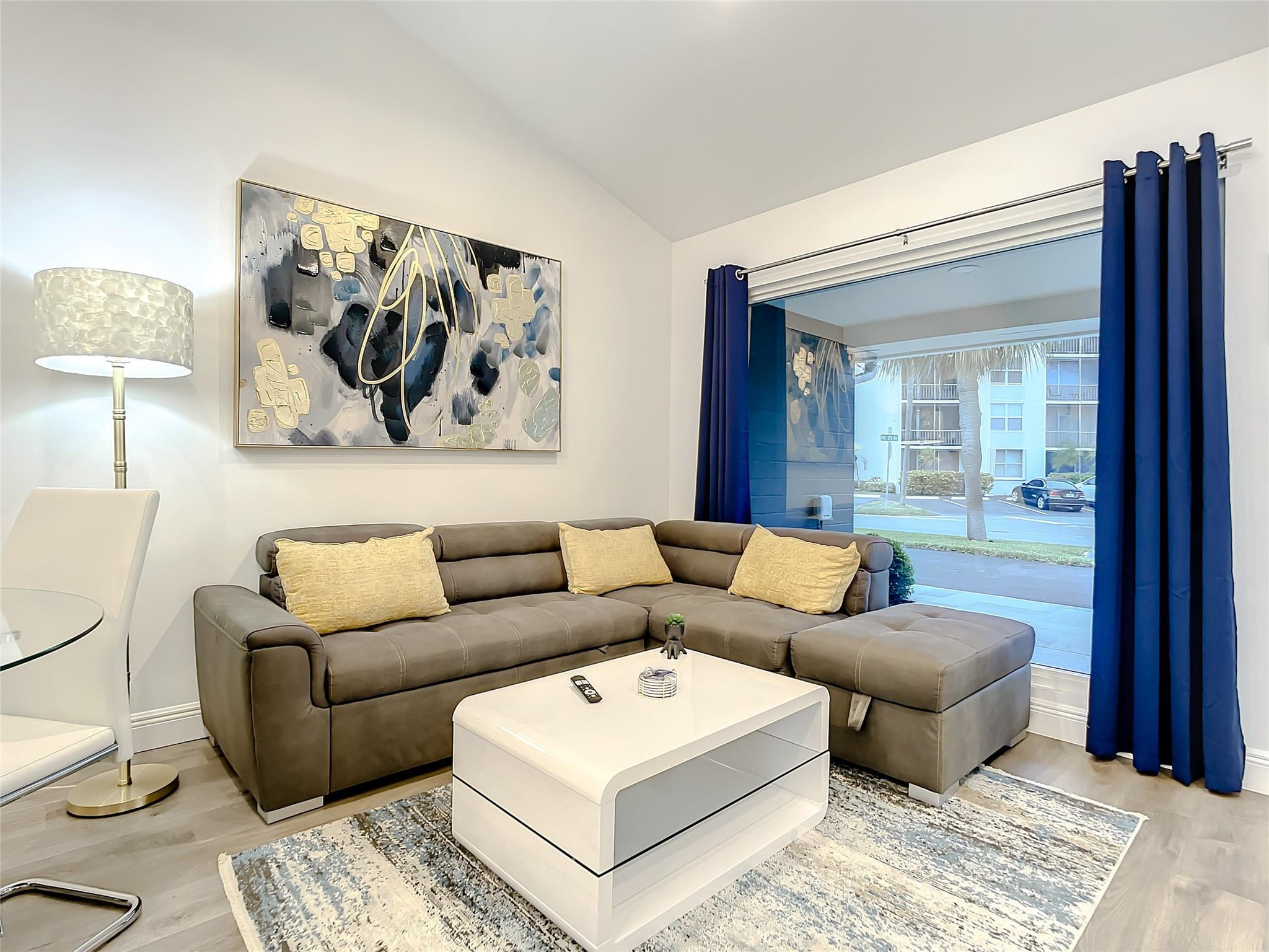 Coral Ridge Country Club Es - Residential Lease