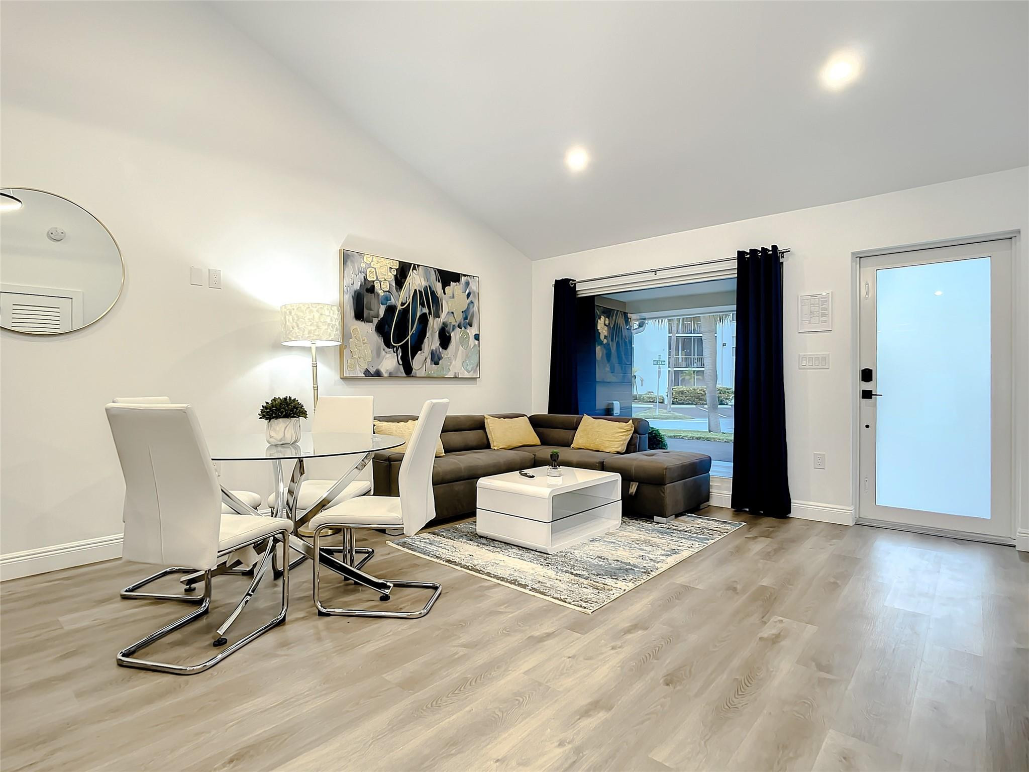 Coral Ridge Country Club Es - Residential Lease