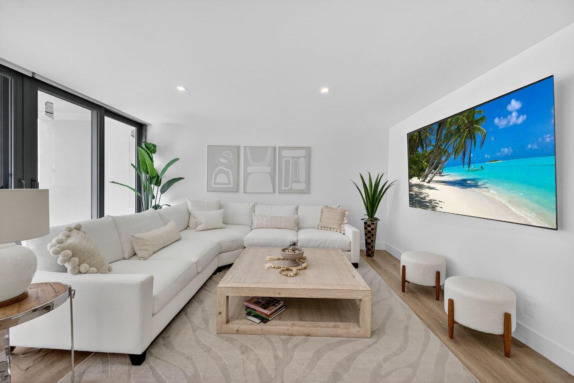 CLOISTER DEL MAR CONDO - Residential