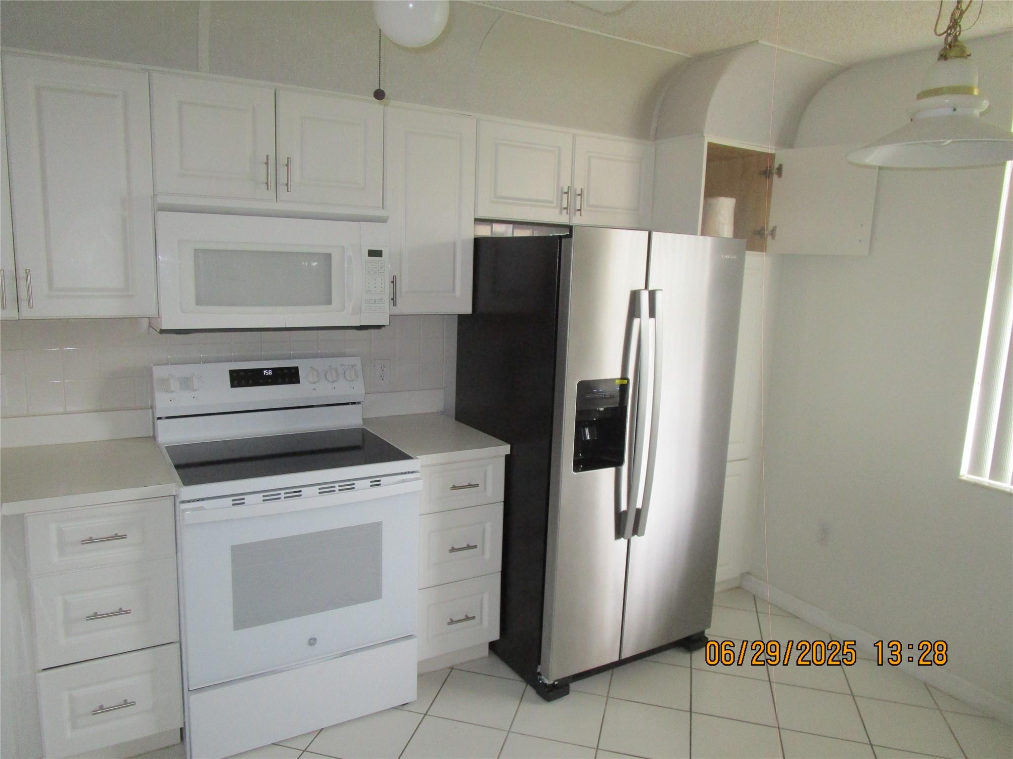 SUNRISE LAKES IS A 55+ COMMUNITY IN SUNRISE FLORIDA. ONE OCCUPANT MUST BE 55 YEARS OF AGE. THIS UNIT IS A 2 BEDROOM 2 BATH FIRST FLOOR CONDO. THE SQUARE FEET IS APPROX 1130. THIS COMMUITY CAN BE COMPARED TO A COUNTRY CLUB COMMUNITY WITHOUT THE EXPENSIVE COUNTRY CLUB DUES. MAKE THIS UNIT YOUR SUNSHINE STATE GETAWAY? CONDO ASSOCIATION HAS INCOME AND CREDIT REQUIREMENTS. SELLER REQUESTS TENZER VIENNEAU TEAM TO REVIEW ALL INCOME AND CREDIT FROM BUYERS BEFORE THEY WILL EXECUTE A CONTRACT. THIS UNIT IS BEING SOLD CASH ONLY. INCOME REQUIREMENT IS $37,500 AFTER TAX DOLLARS AND CREDIT SCORE IS 700+ MINIMUM FOR ALL BUYERS. PLEASE CALL DANIELLE AT CAMPBELL PROPERTY TO VARIFY ALL INCOME AND CREDIY INFORMATION