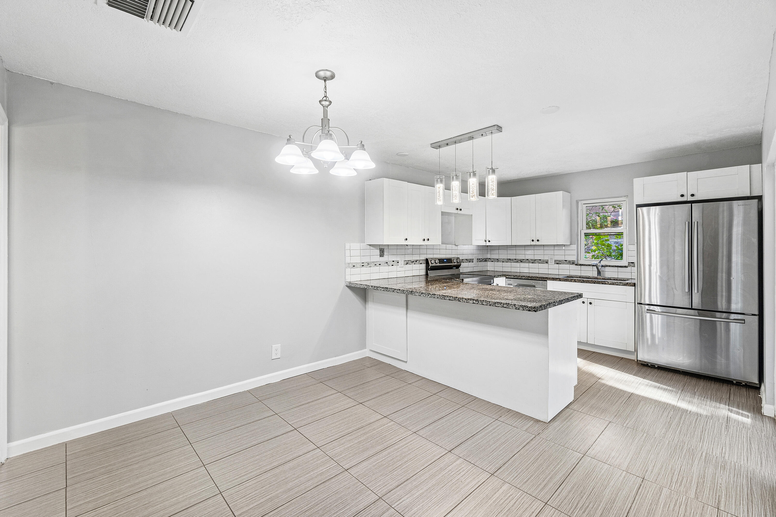 COURTYARDS AT BOCA I - Residential Lease