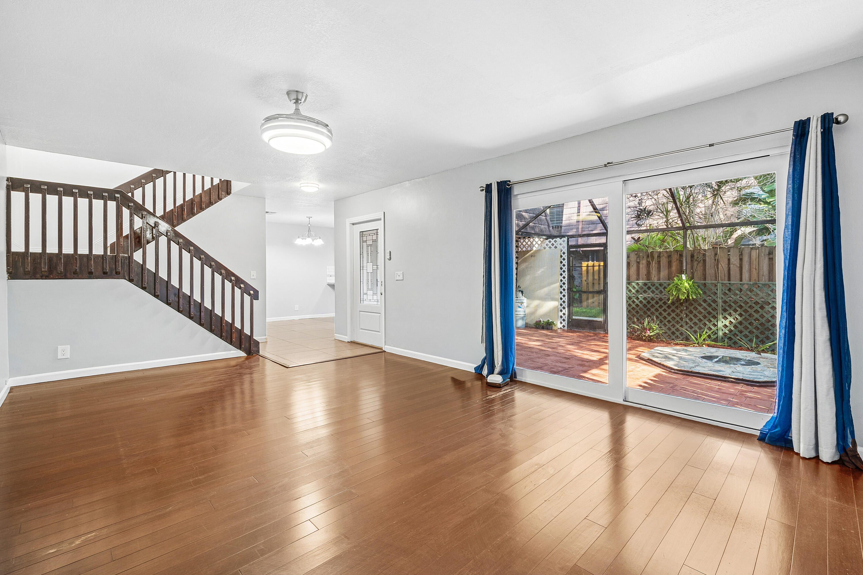 COURTYARDS AT BOCA I - Residential Lease