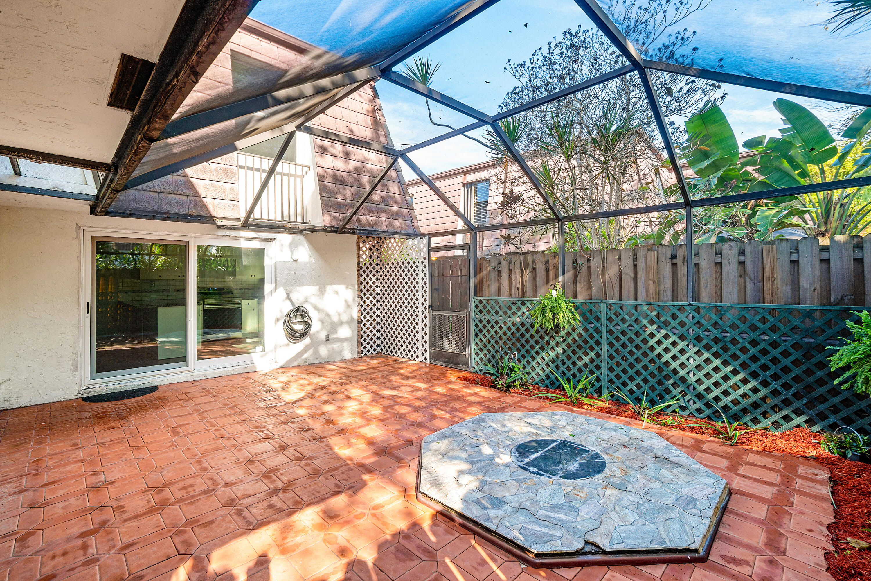 COURTYARDS AT BOCA I - Residential Lease