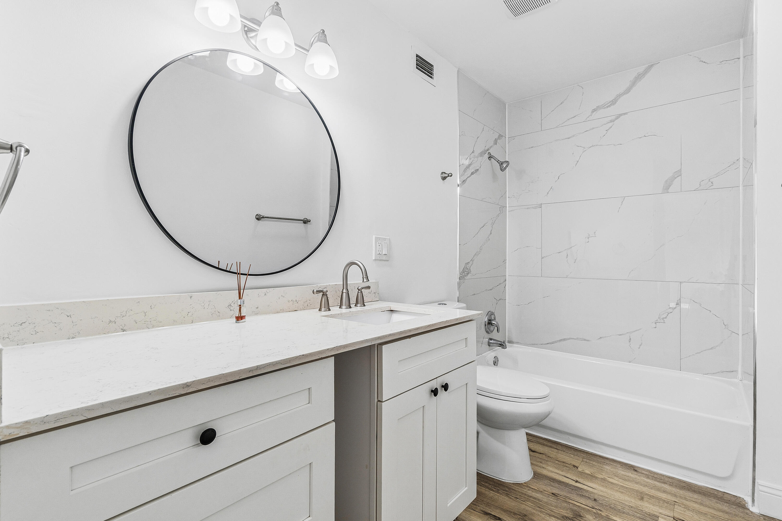 COURTYARDS AT BOCA I - Residential Lease