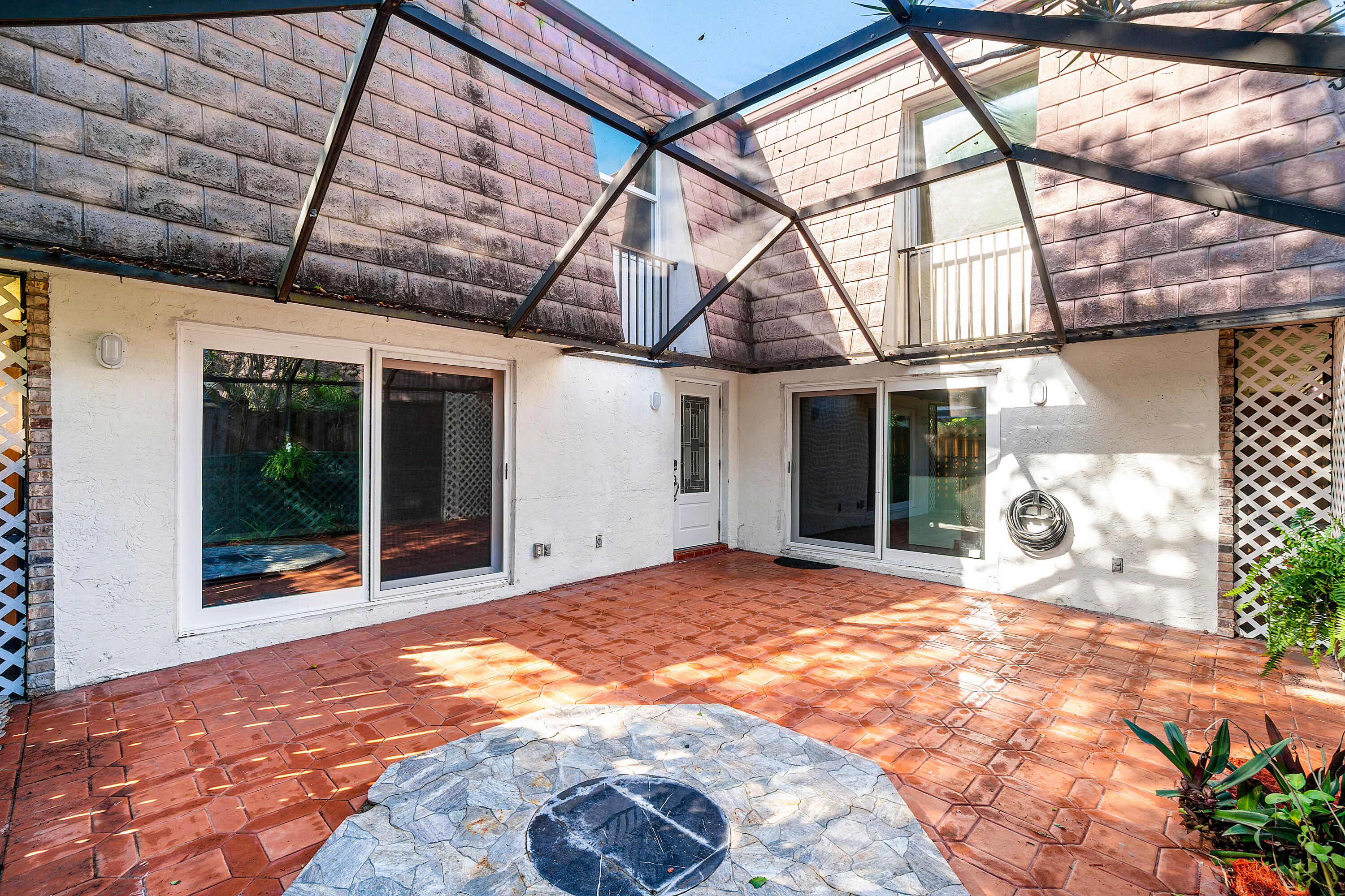 COURTYARDS AT BOCA I - Residential Lease