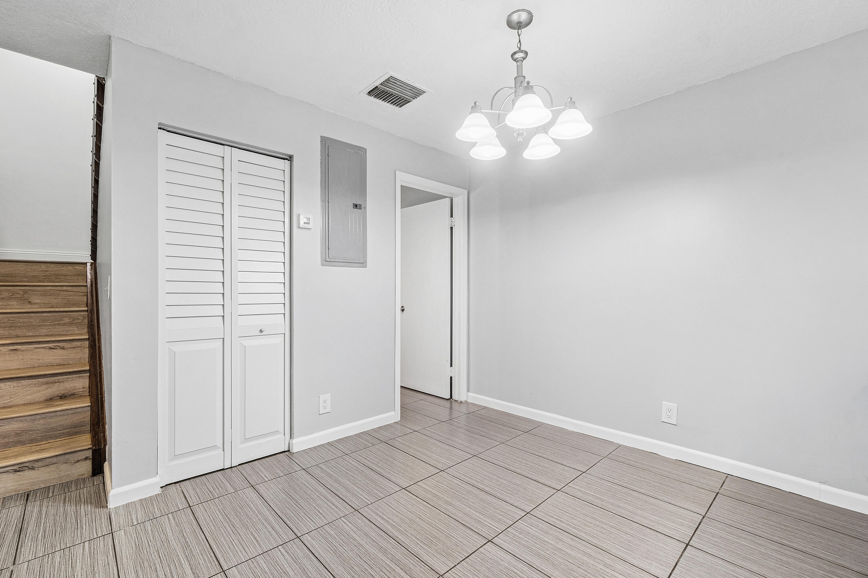 COURTYARDS AT BOCA I - Residential Lease