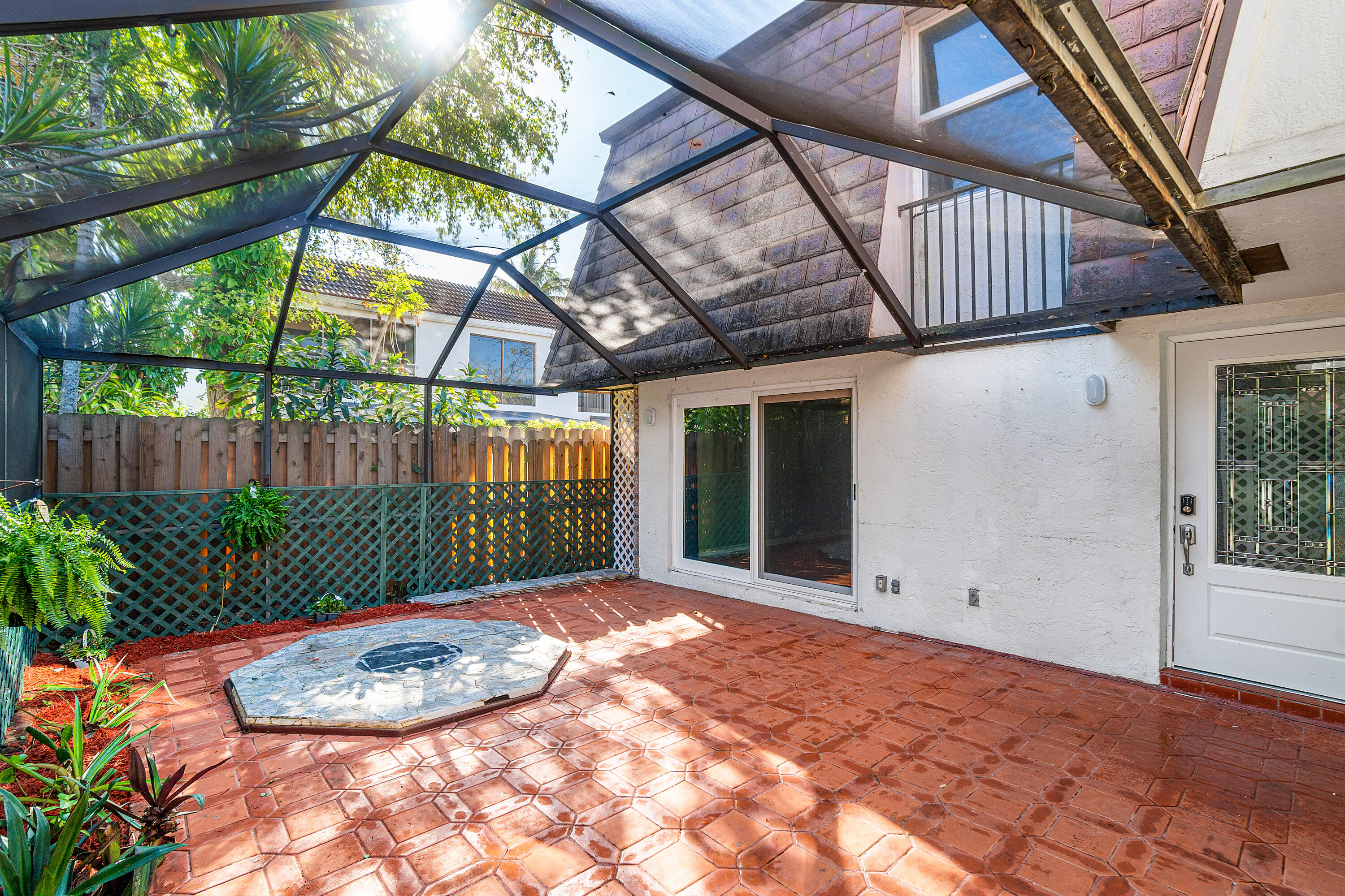 COURTYARDS AT BOCA I - Residential Lease