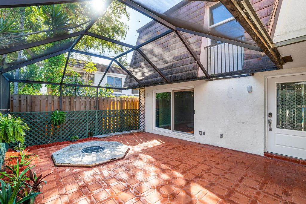 Photo of 7536 E Courtyard Run E, Boca Raton, FL 33433 (MLS # B26005039)