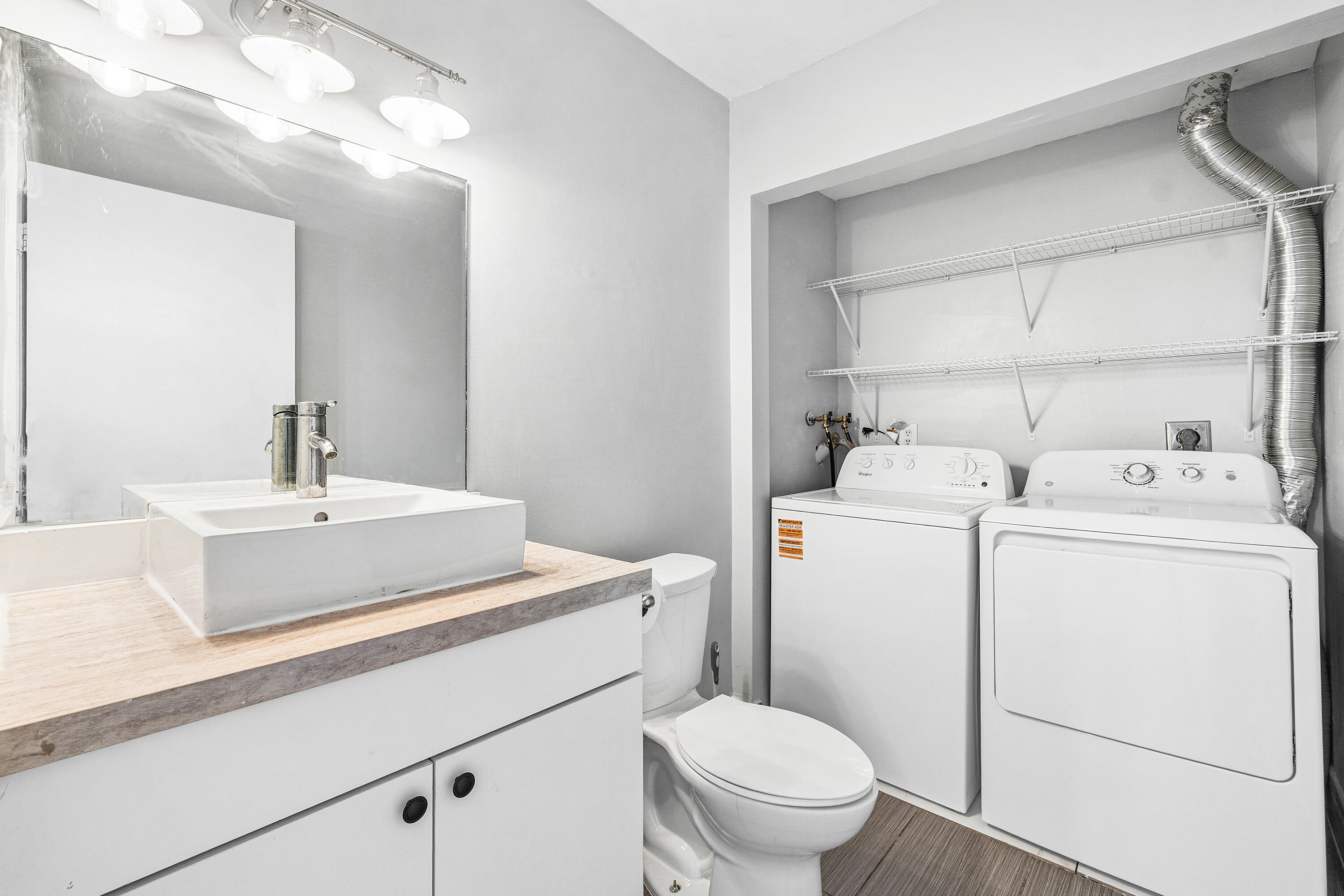 COURTYARDS AT BOCA I - Residential Lease