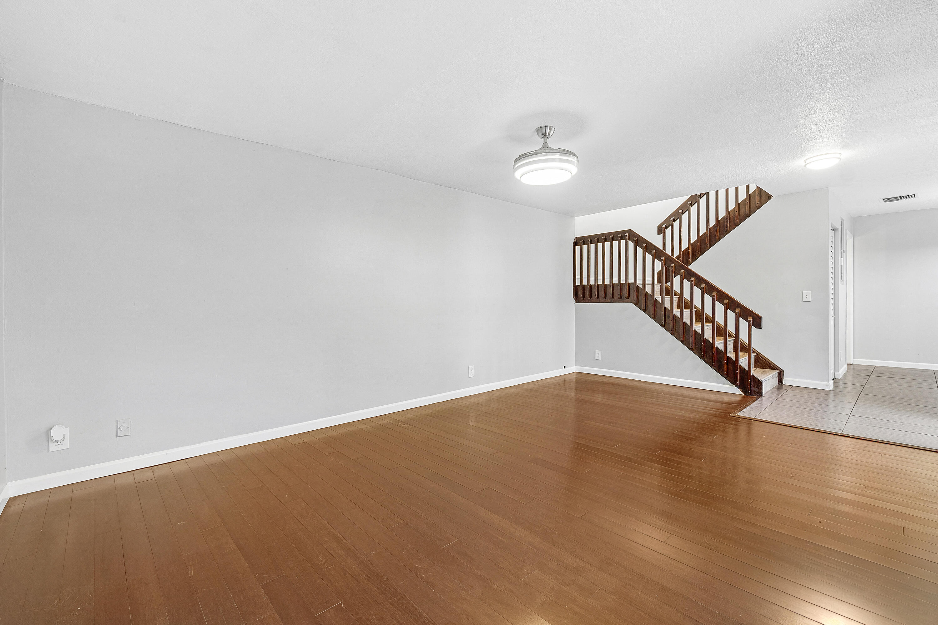 COURTYARDS AT BOCA I - Residential Lease