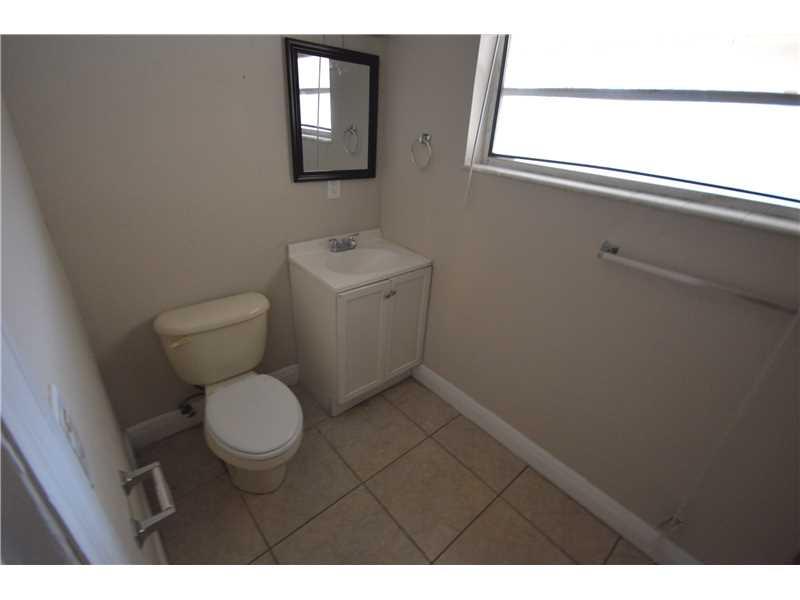 GRAMERCY PARK UNIT 1 - Residential Lease