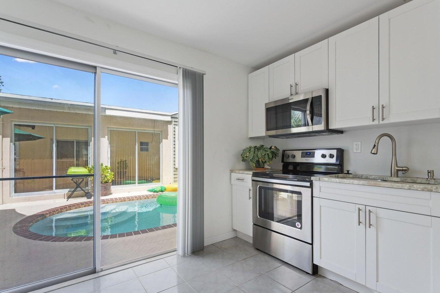 LAKE WORTH TOWN OF - Residential Lease