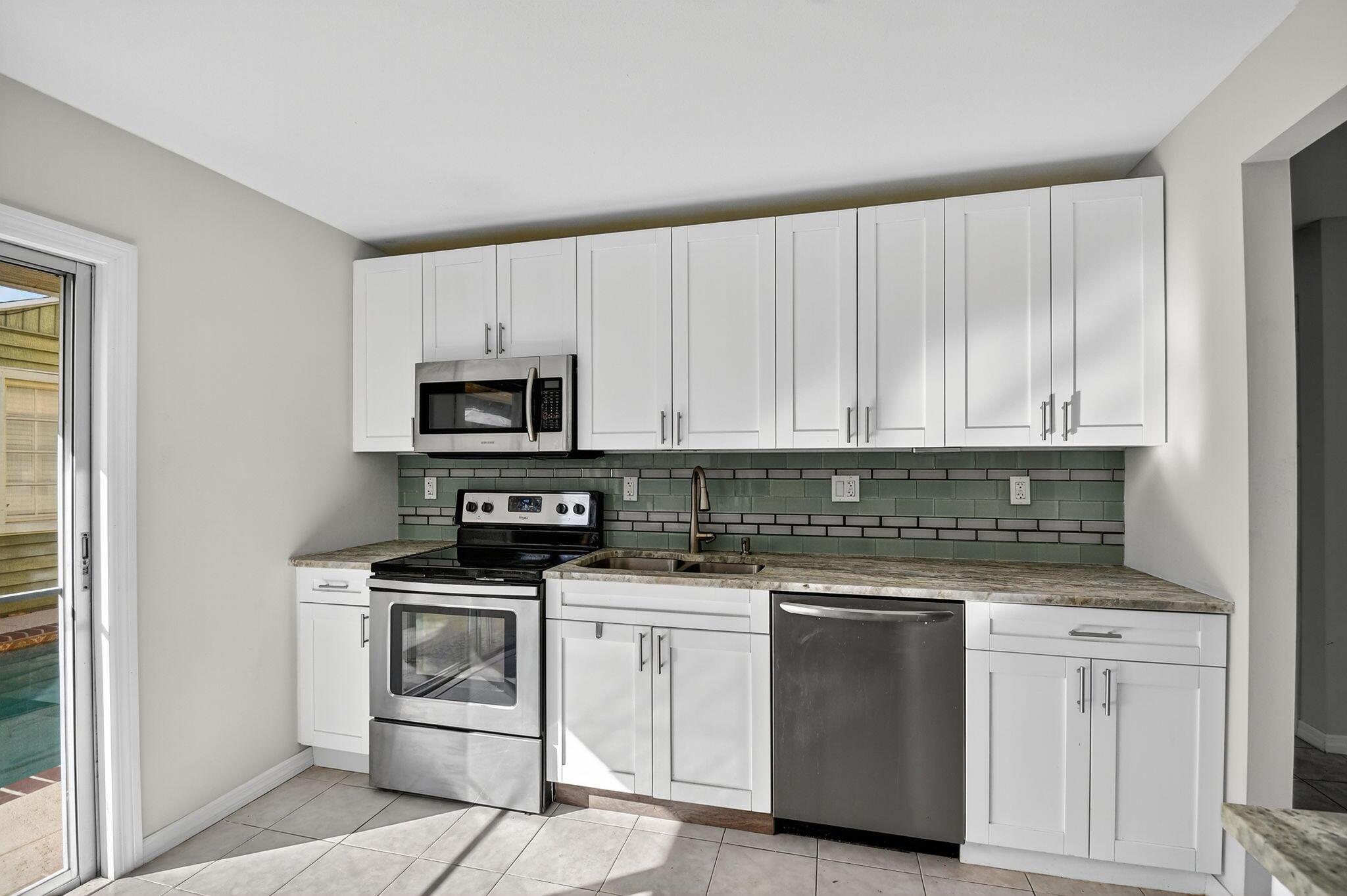 LAKE WORTH TOWN OF - Residential Lease
