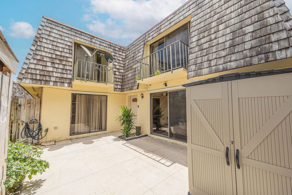 Photo of 348 Lake Arbor Drive, Palm Springs, FL 33461 (MLS # R10983262)