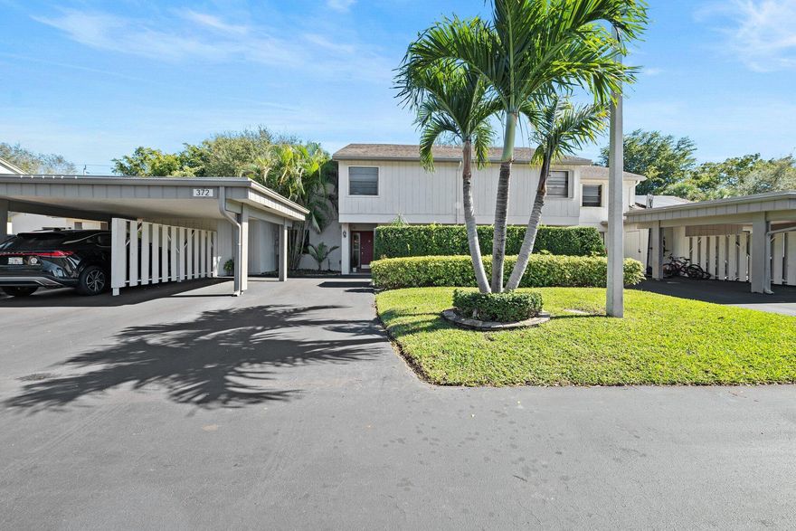 Four Bedroom townhome W/ three full baths. Bedroom and full bath on first floor. Large fully fenced private backyard with Solar heated pool. Plantation shutters, extended storage closet and shed.
New AC 2021. GE Cafe Stainless appliances 2020. No Polybutylene plumbing .Plumbing replaced 2019. First Floor full bath added 2019. Low HOA, pet friendly. Located in beautiful non equity golf course community.