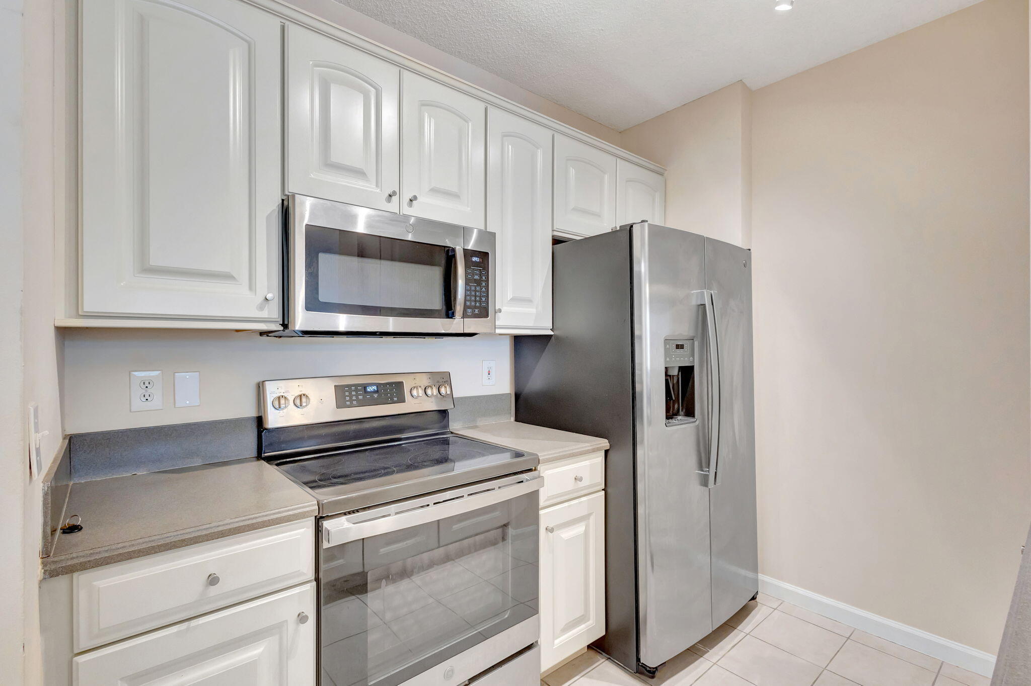 780 S Sapodilla Avenue 203
