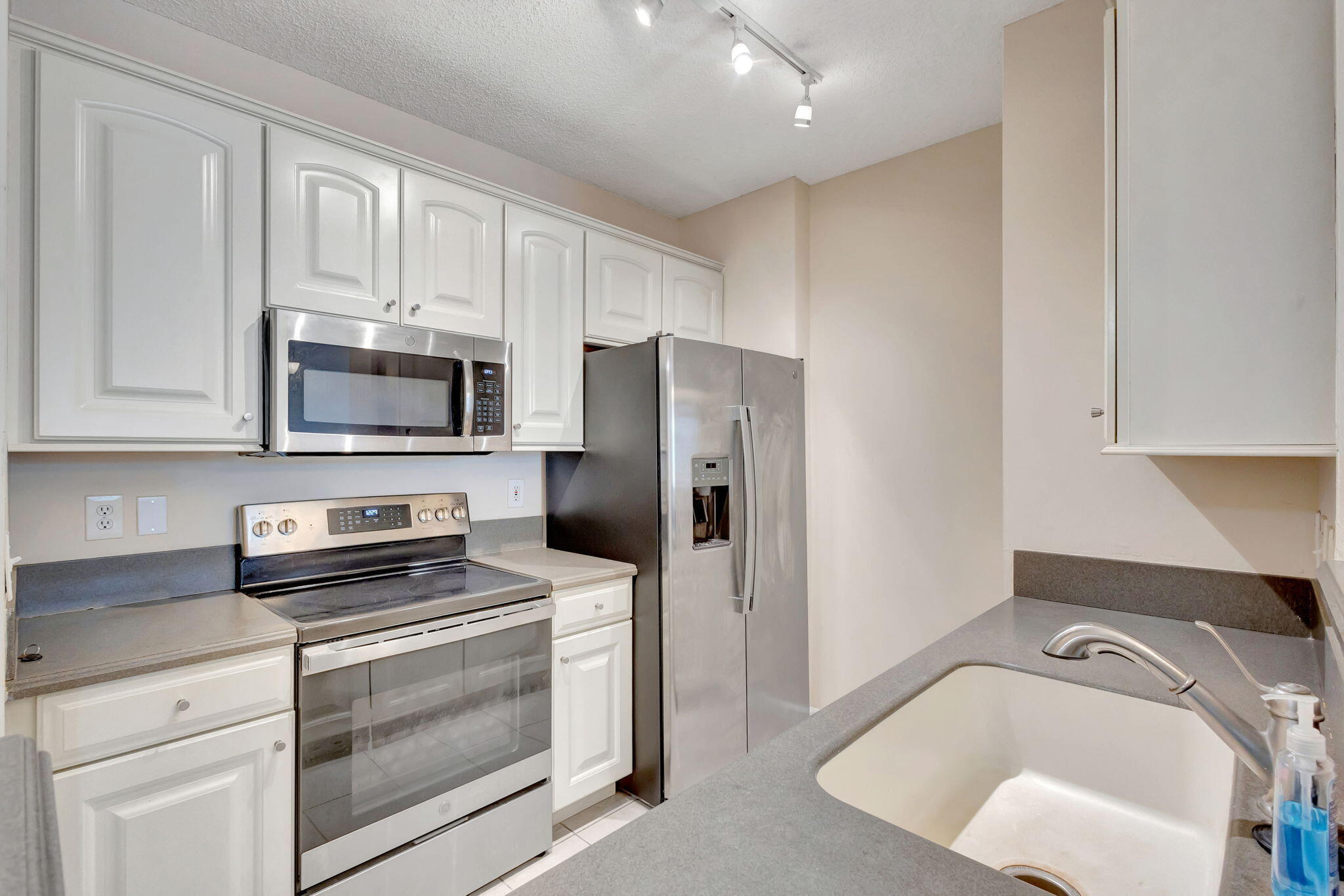 780 S Sapodilla Avenue 203