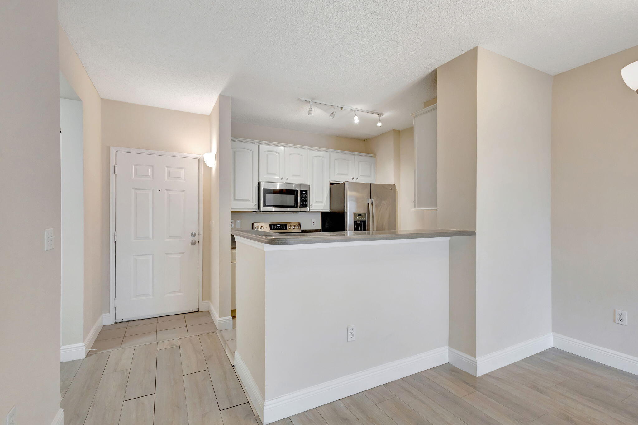 780 S Sapodilla Avenue 203