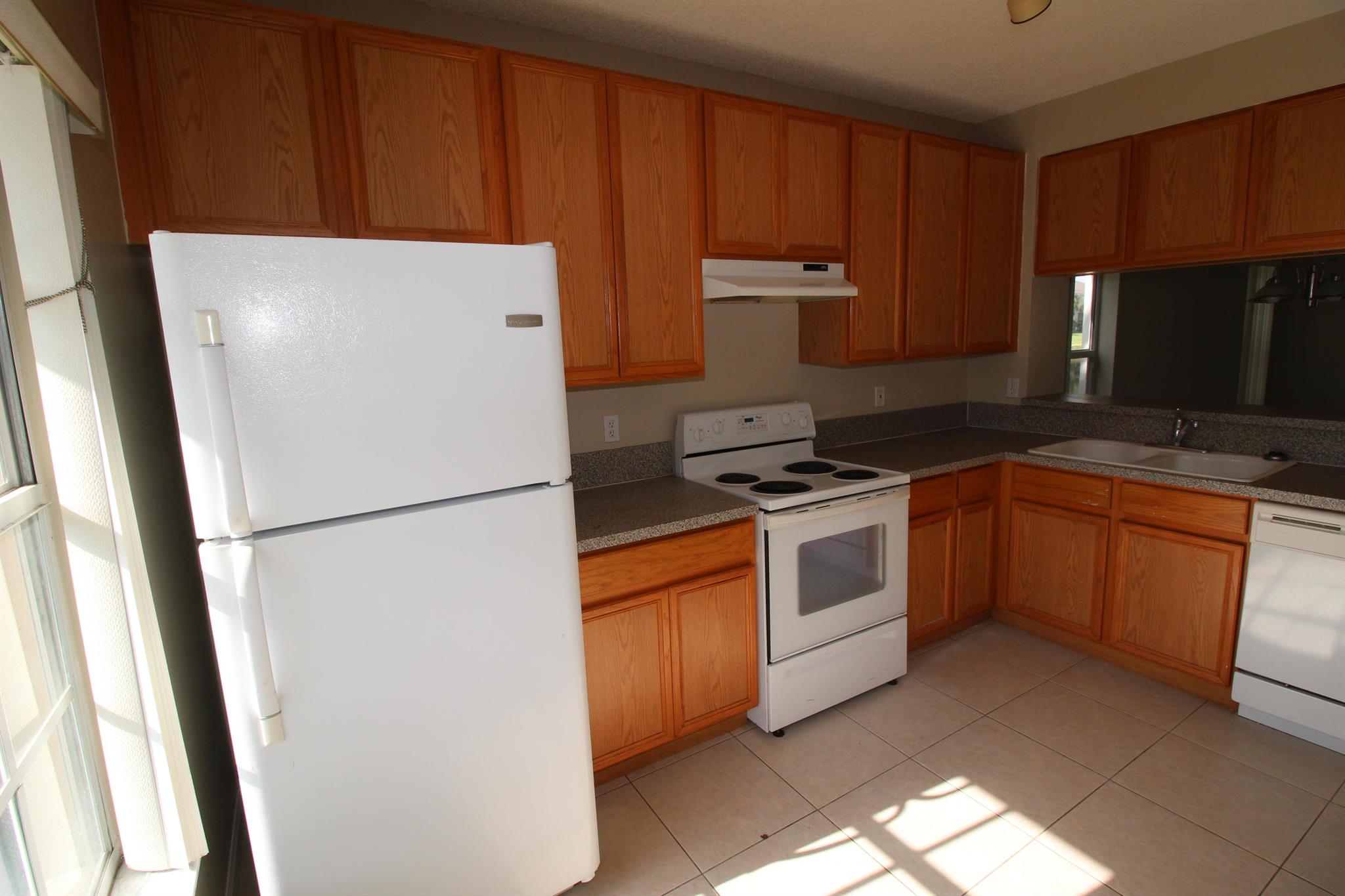 PALMBROOKE TOWNHOMES - Residential Lease