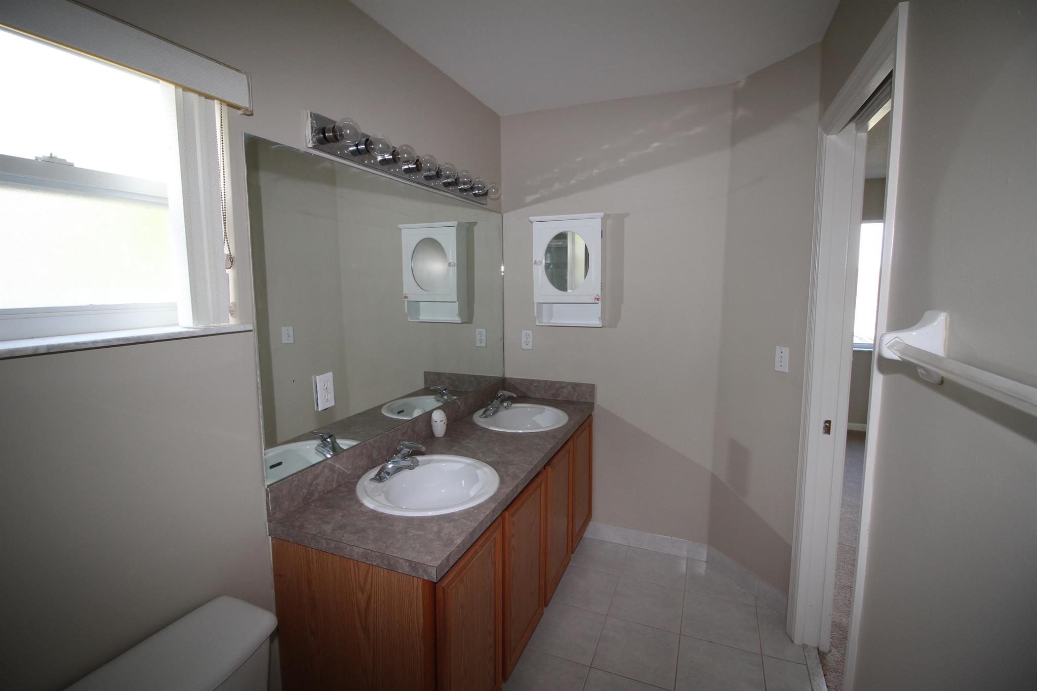 PALMBROOKE TOWNHOMES - Residential Lease