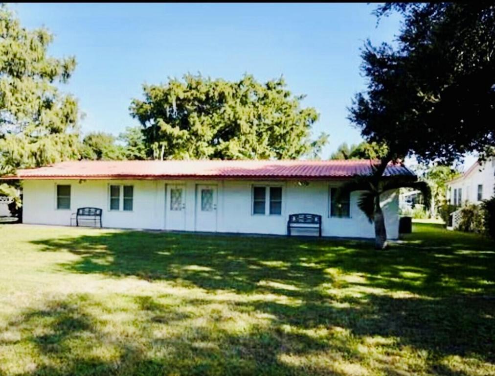 Anglers Villa - Residential Lease