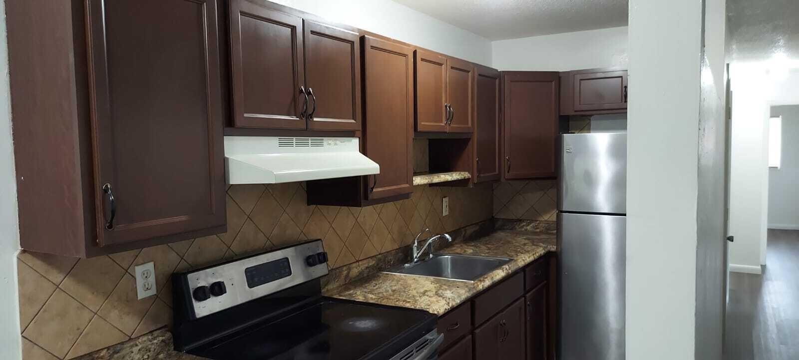 SUNSHINE VILLAS FIRST ADD - Residential Lease