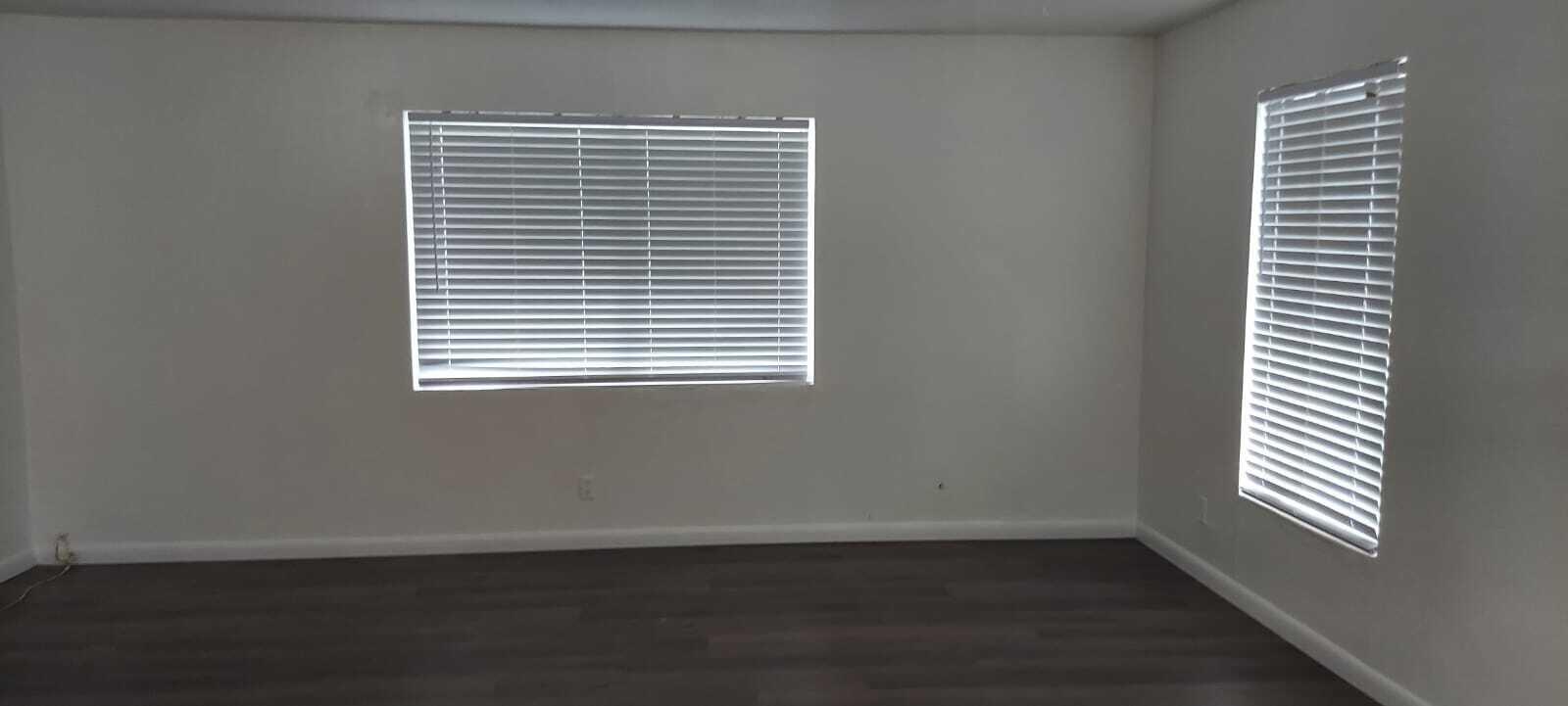 SUNSHINE VILLAS FIRST ADD - Residential Lease