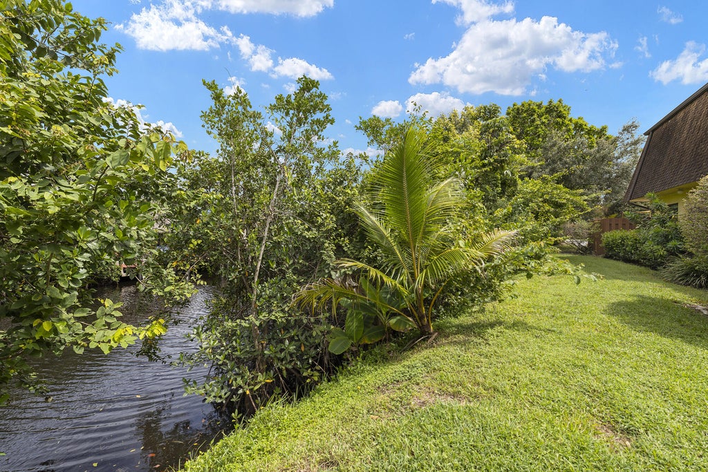 Photo of 110 N Delaware Boulevard #18a, Jupiter, FL 33458 (MLS # R11130499)