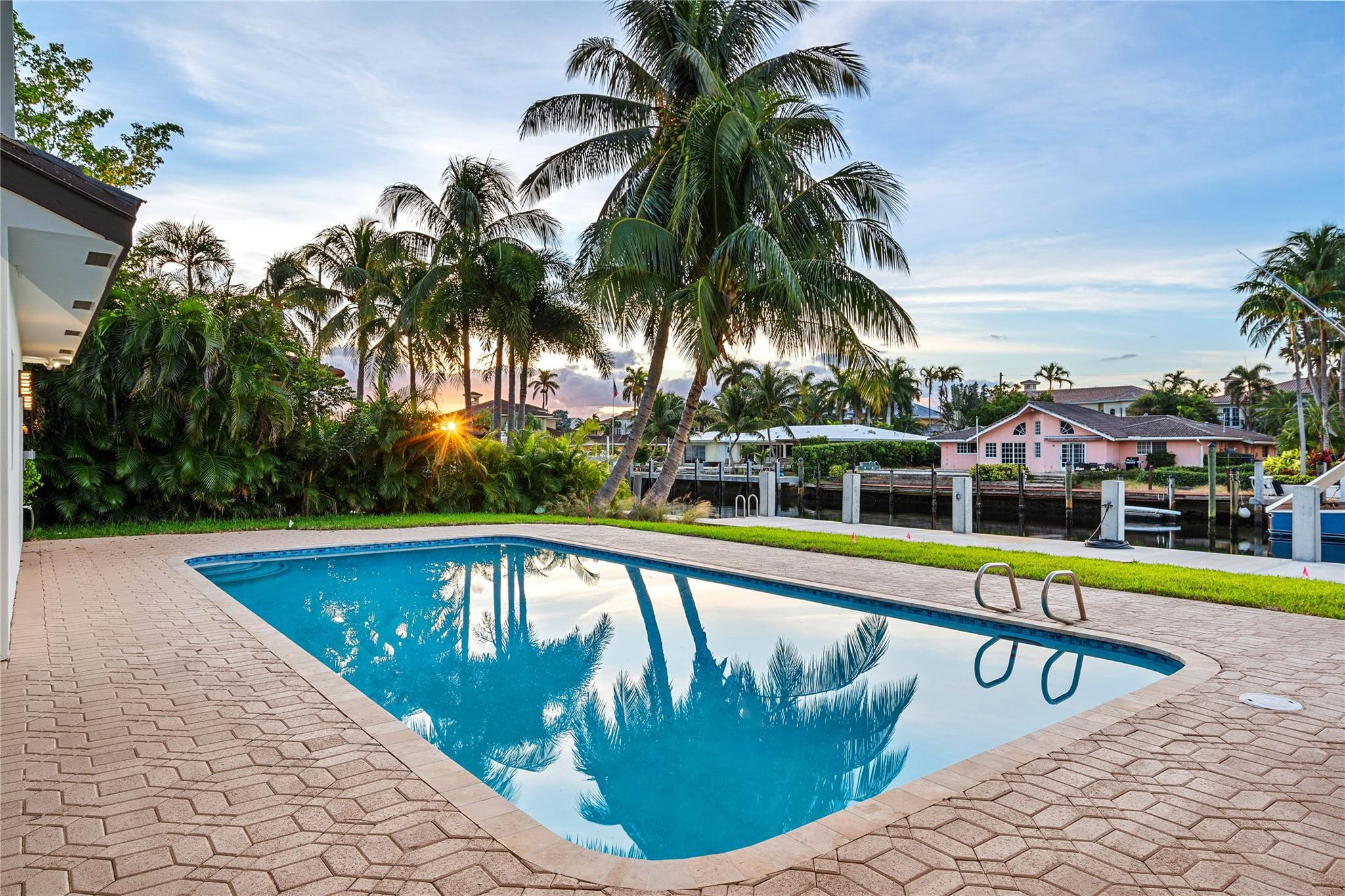 LIGHTHOUSE POINT 6TH SEC - Residential