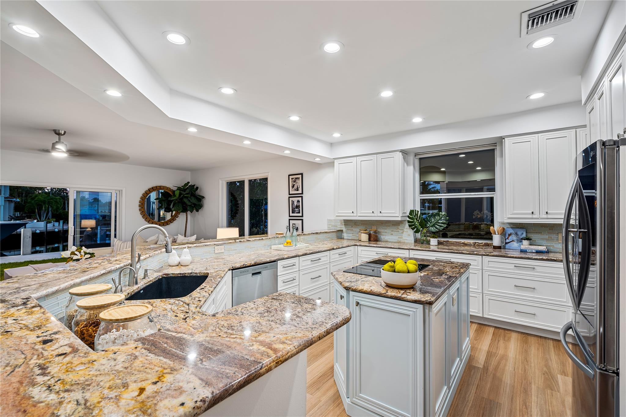 LIGHTHOUSE POINT 6TH SEC - Residential