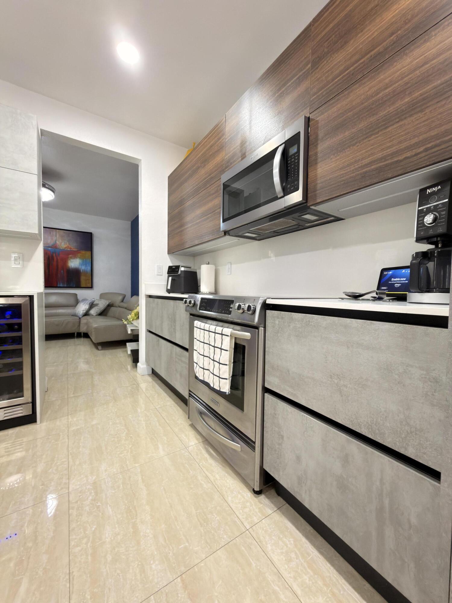 RESERVE AT DORAL EAST - Residential Lease