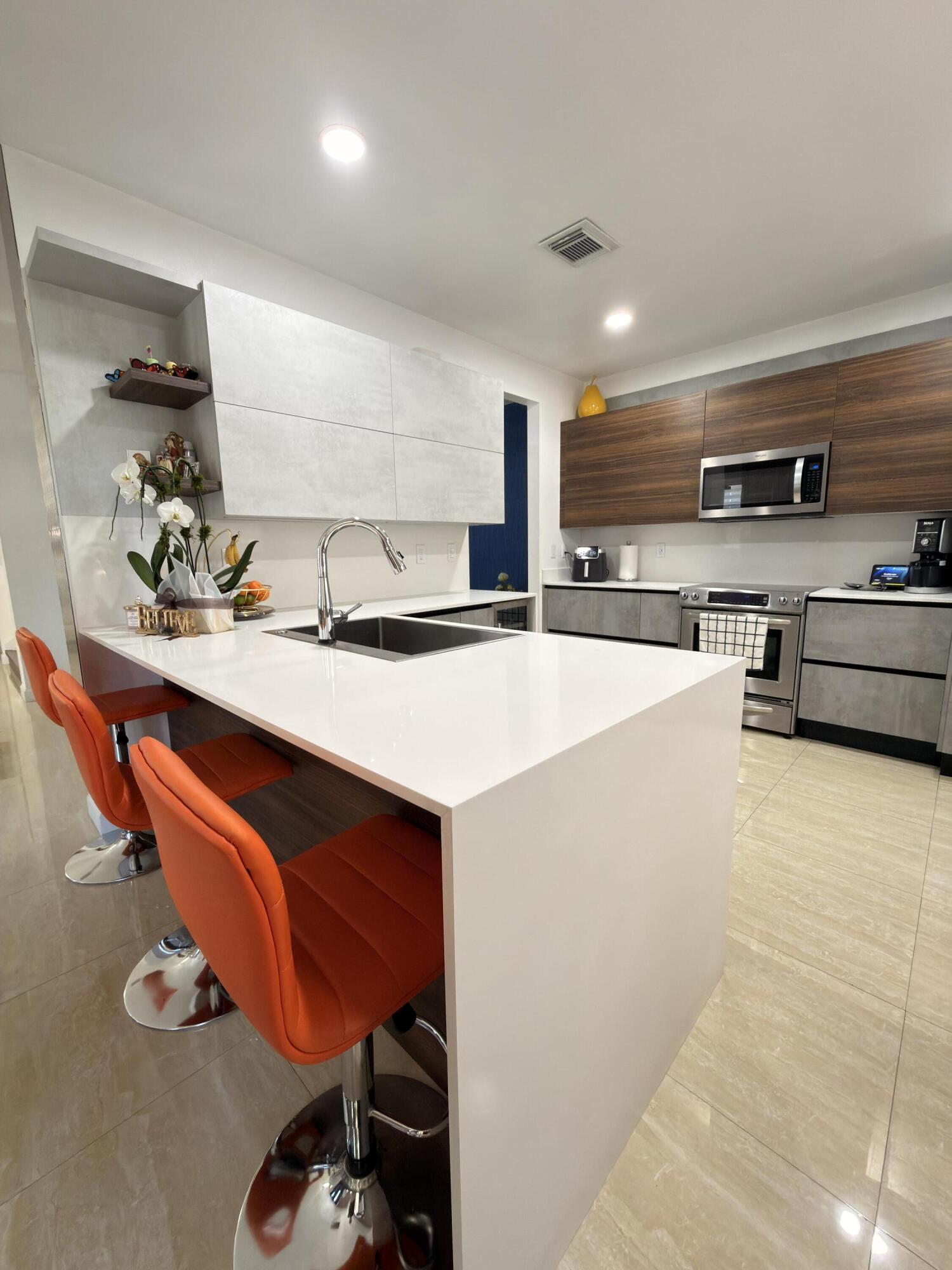 RESERVE AT DORAL EAST - Residential Lease
