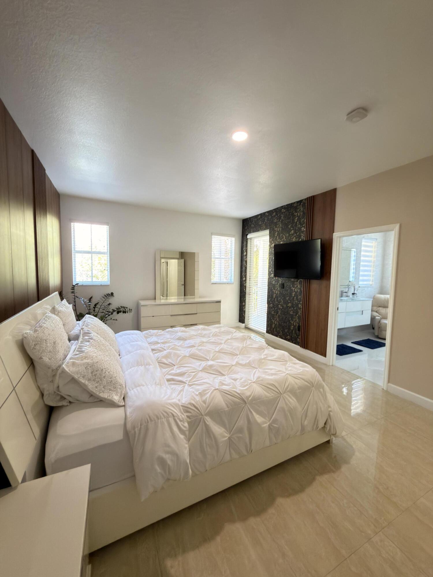 RESERVE AT DORAL EAST - Residential Lease